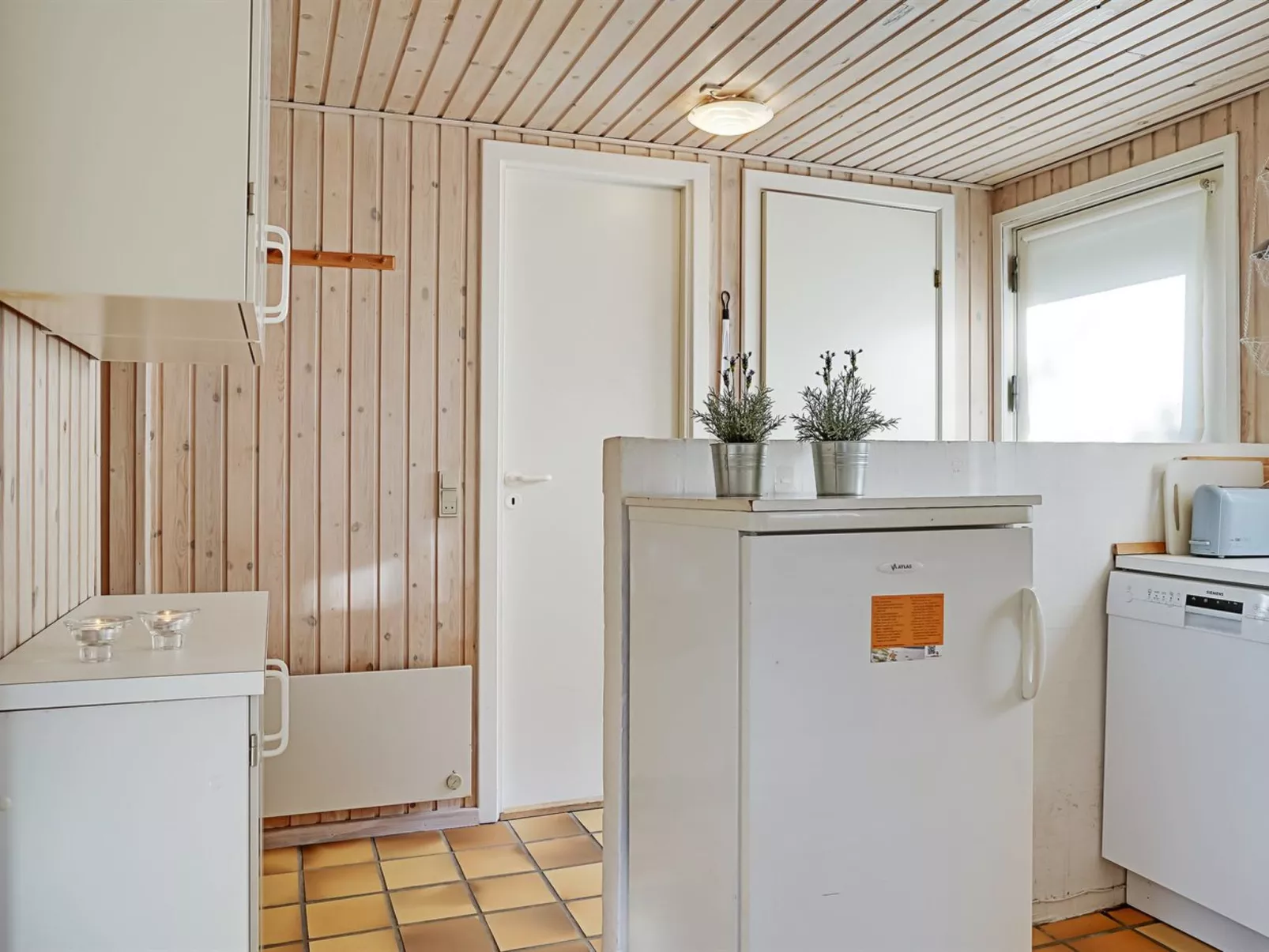 "Myrna" - 300m from the sea-Inside