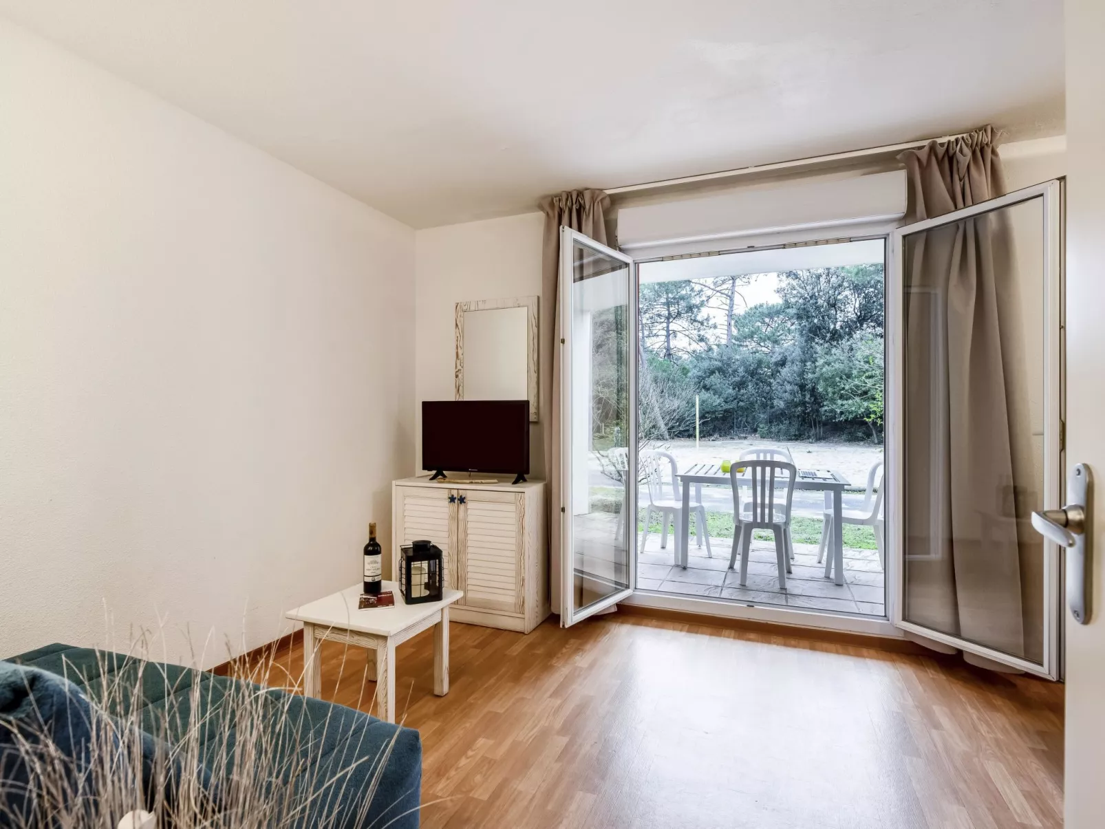 Les Alcyons Studio Cabine-Inside