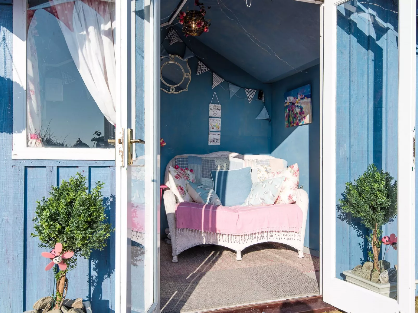Thrift Cottage-Outside