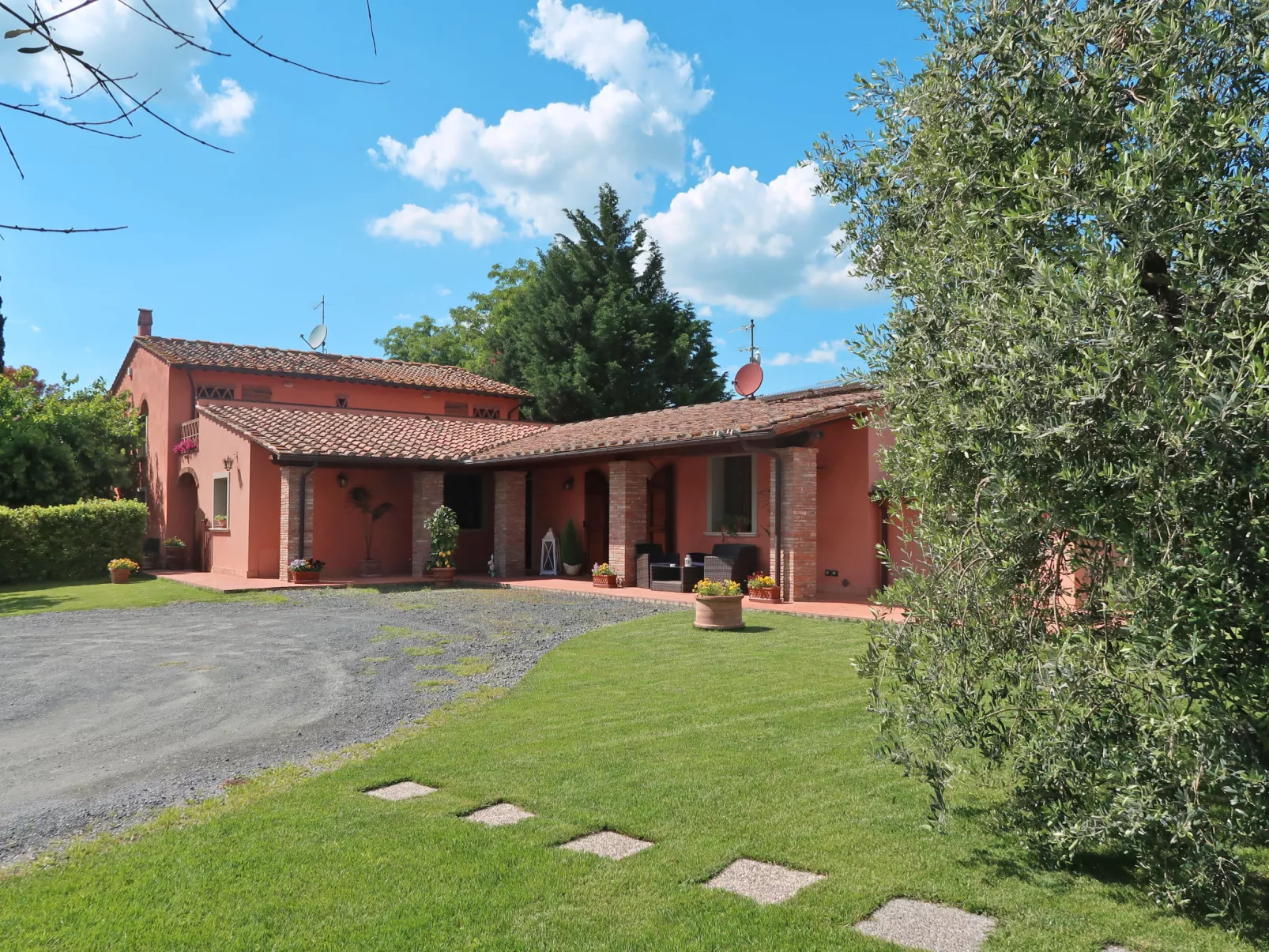 Casale L'Uliveta-Outside