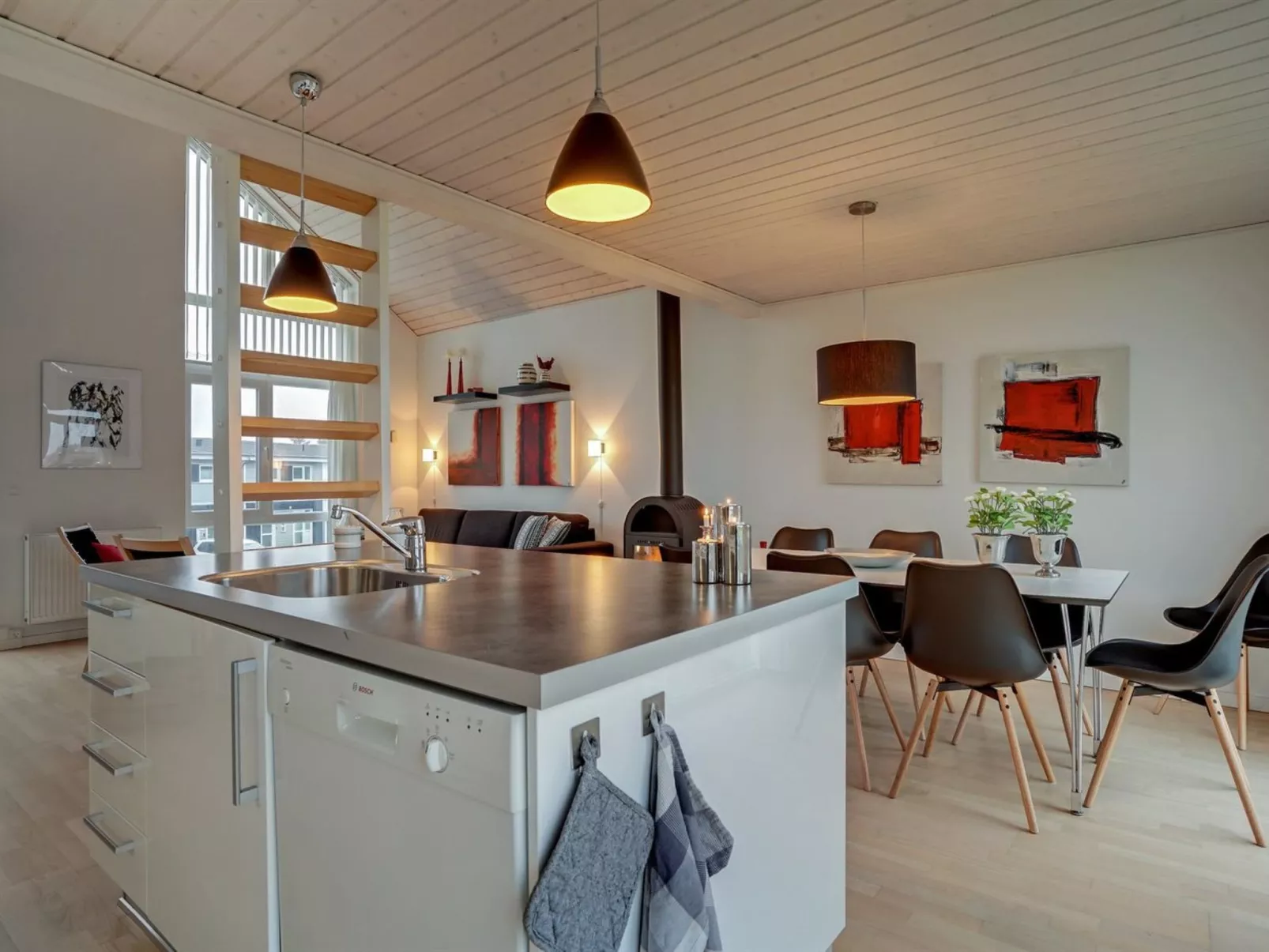 "Jören" - 700m from the sea-Inside
