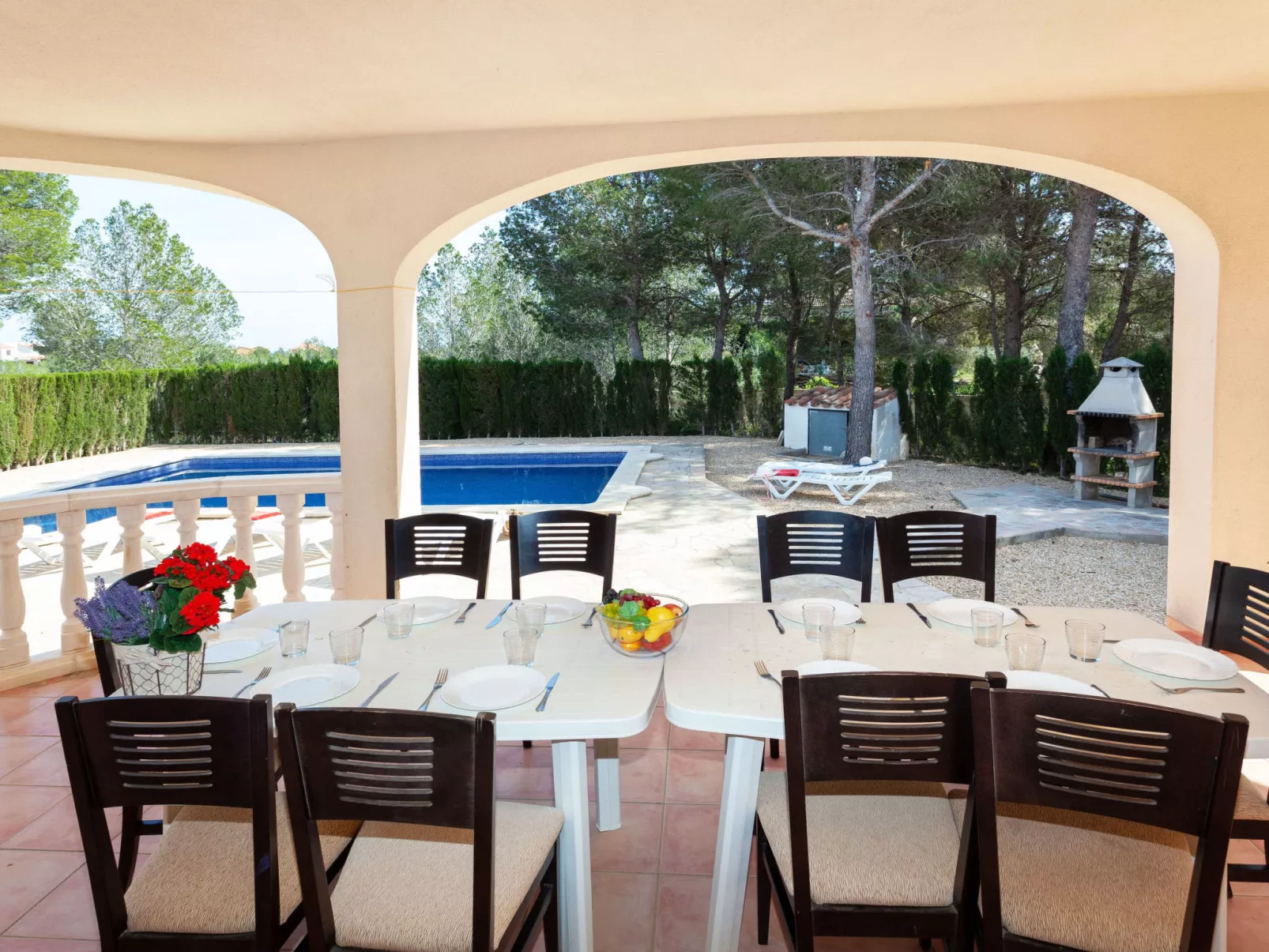 Villa Alguer-Outside