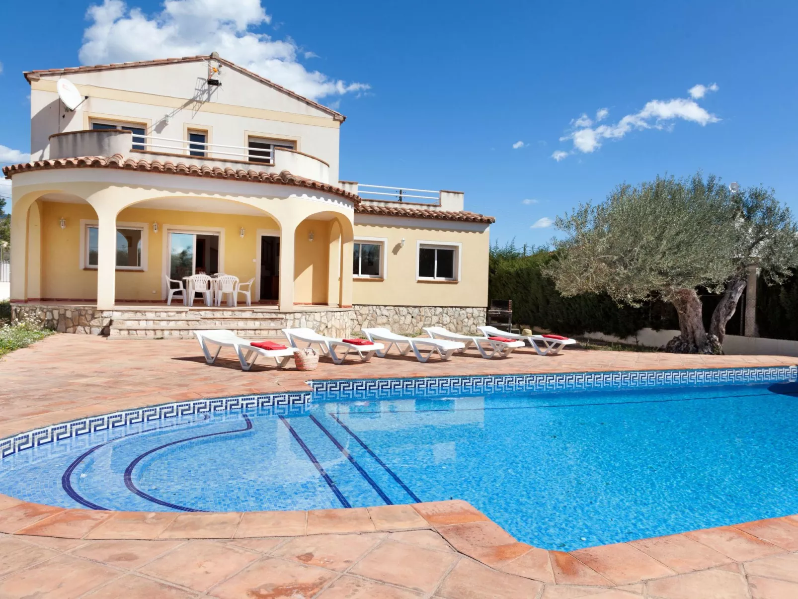 Villa Cala Llenya-Outside