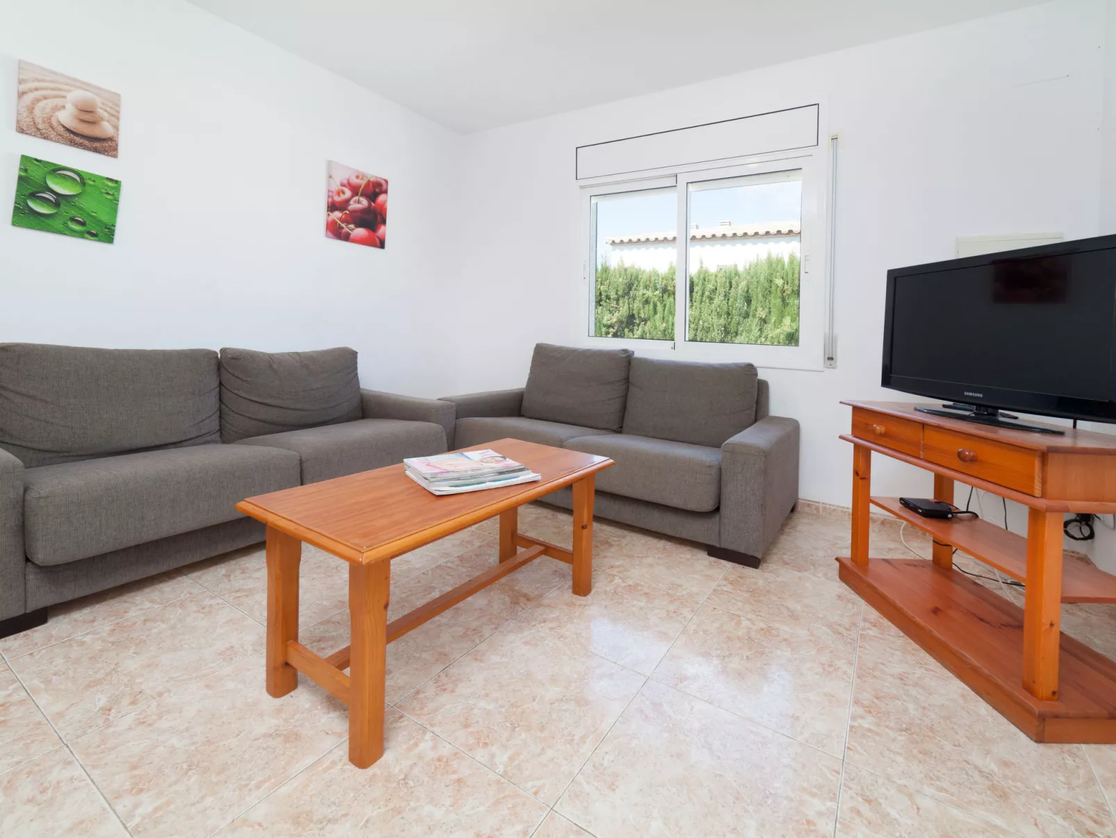 Villa Sant Jordi-Inside