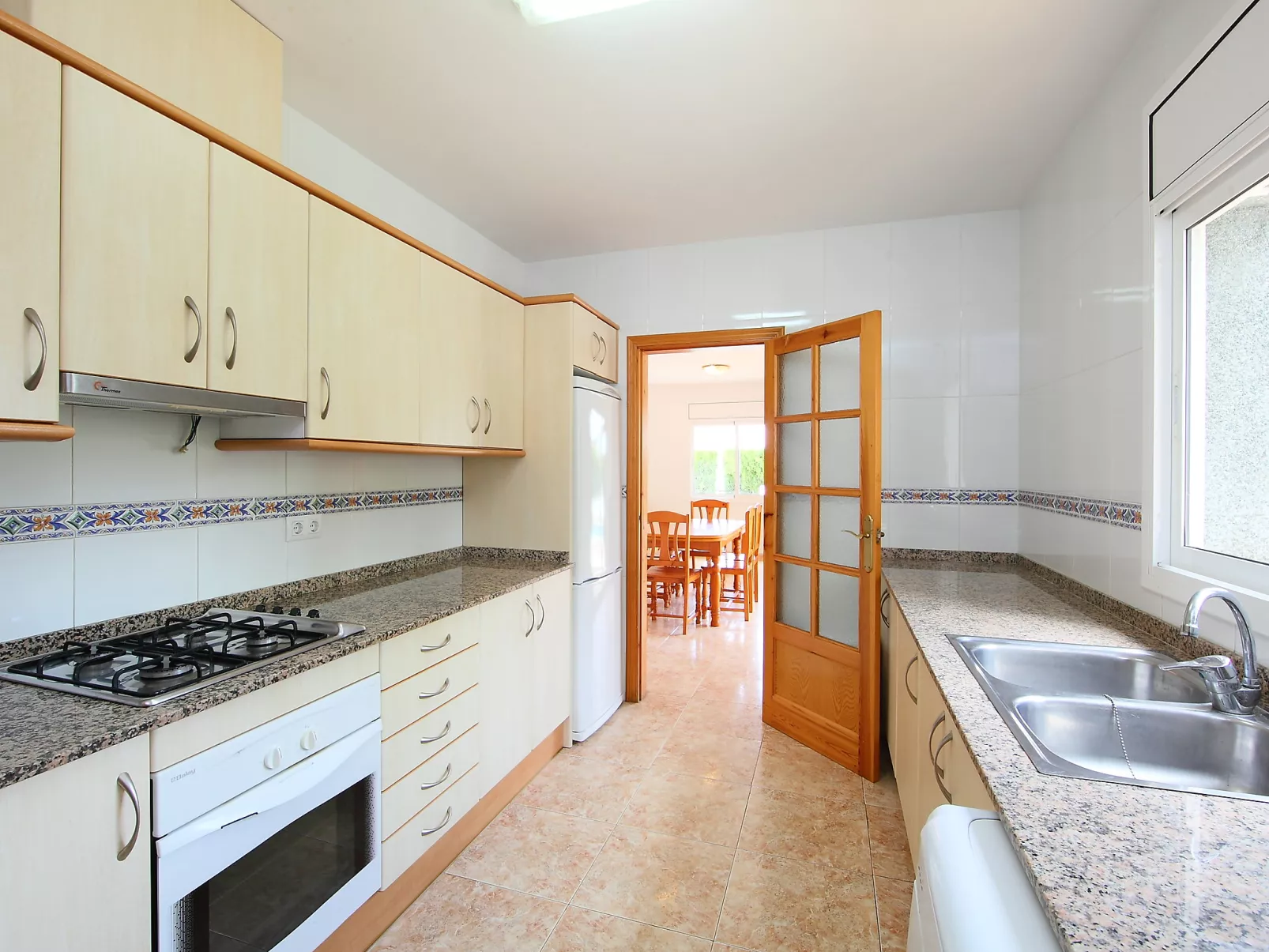 Villa Sant Jordi-Inside