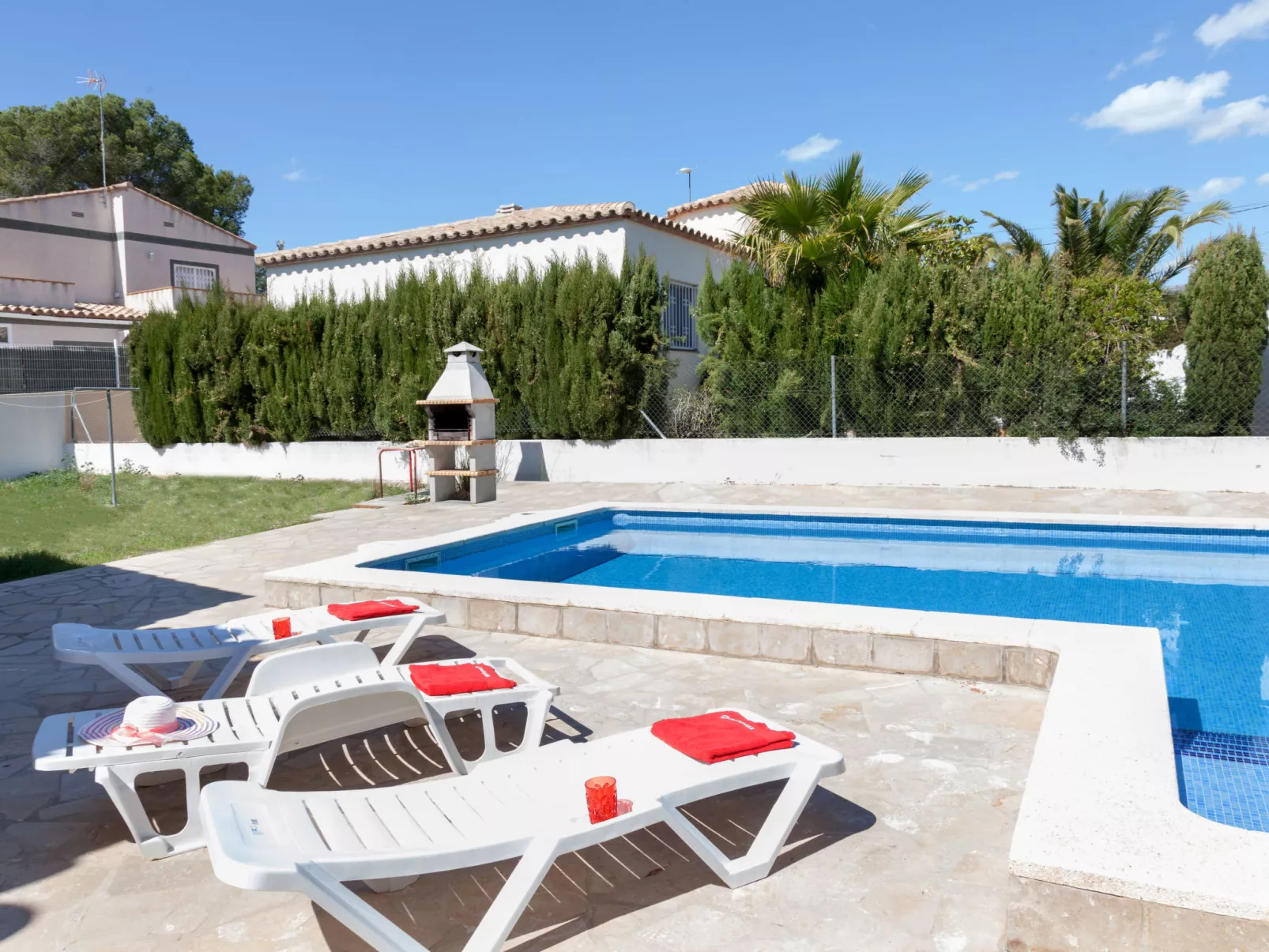 Villa Sant Jordi-Outside