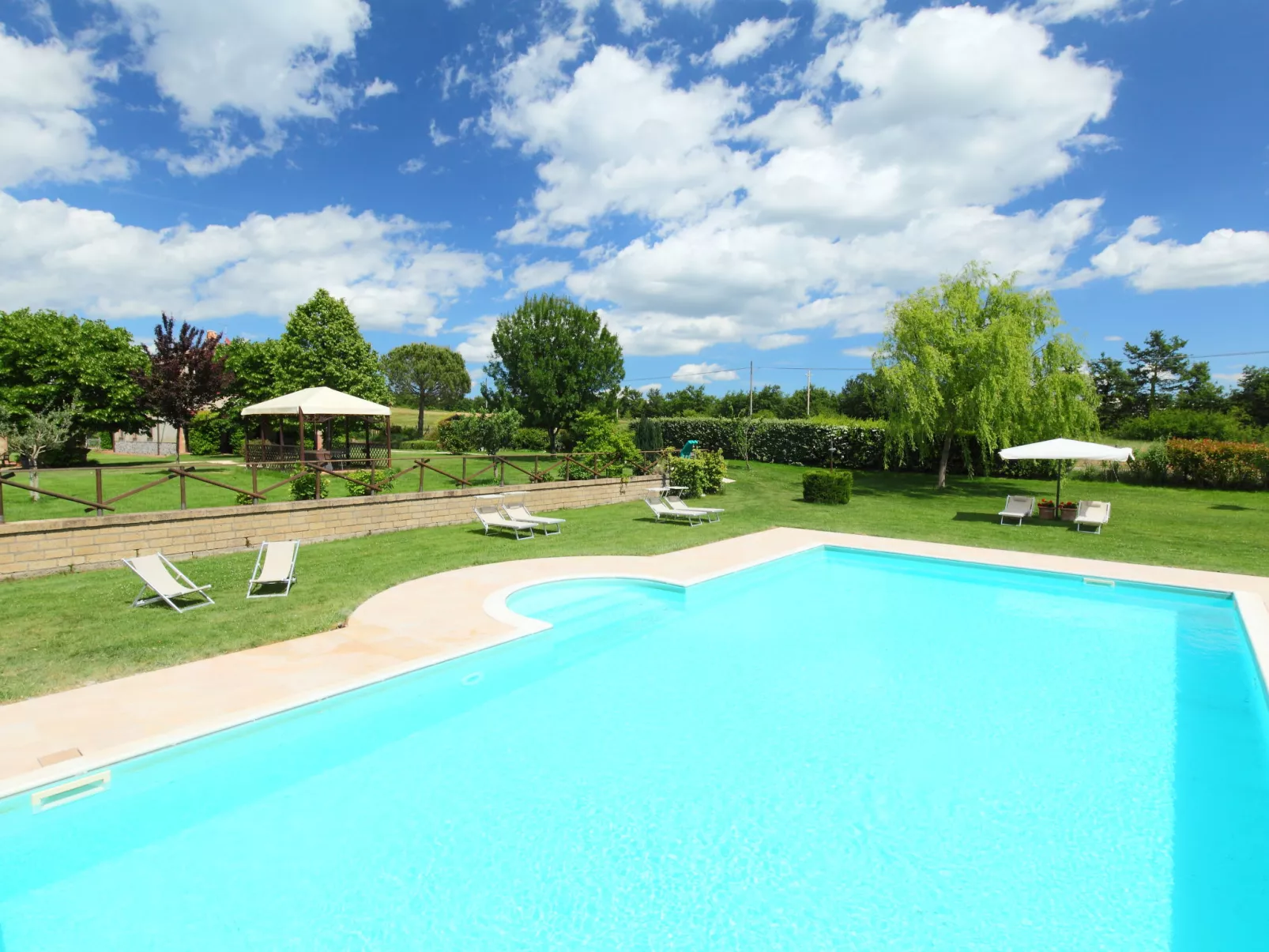 Quercia-Outside