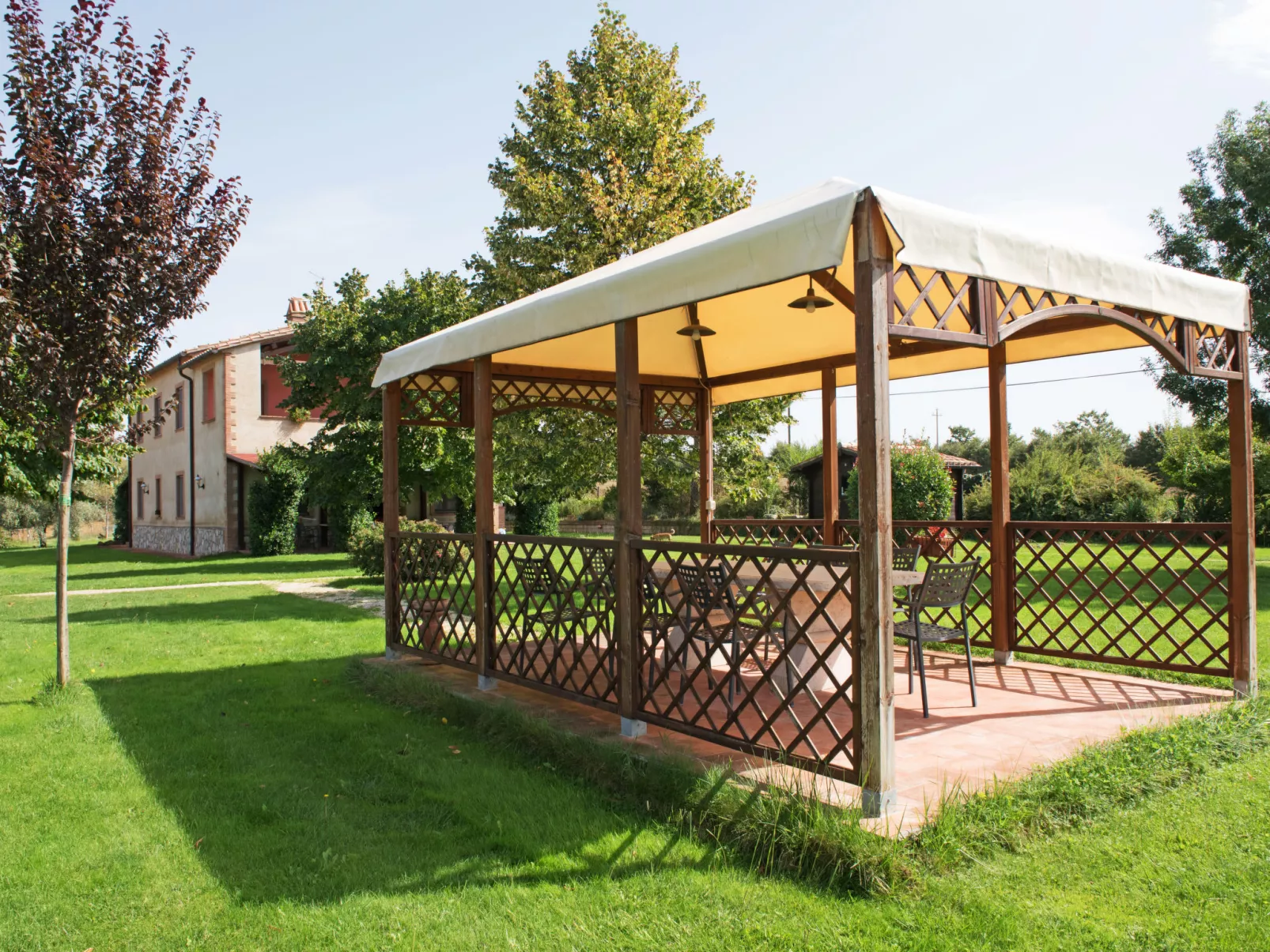 Quercia-Outside