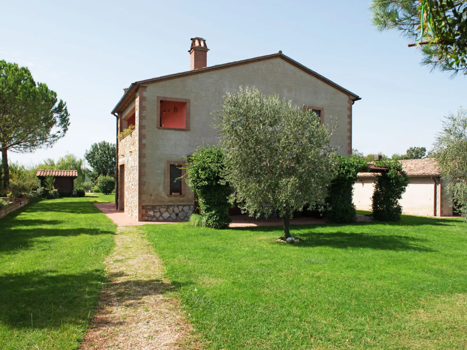 Stucchio-Outside