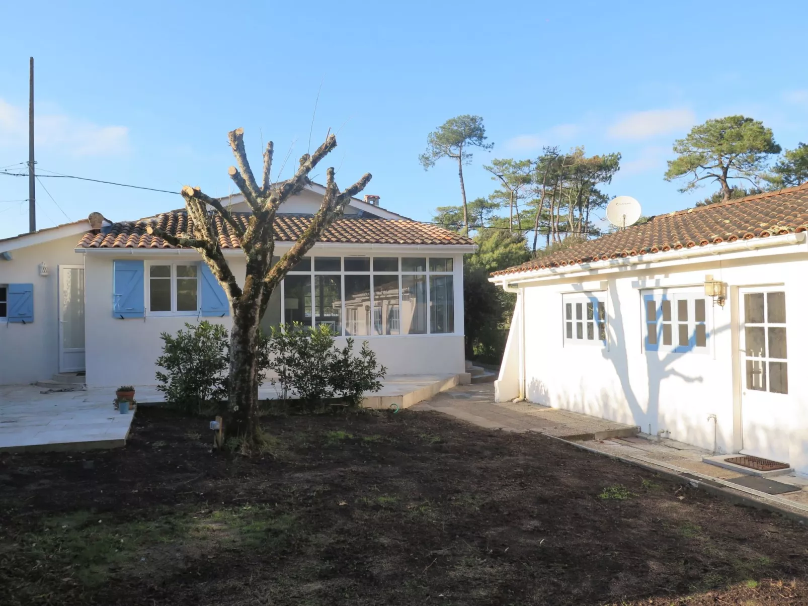 Petite Ensouleihado-Outside