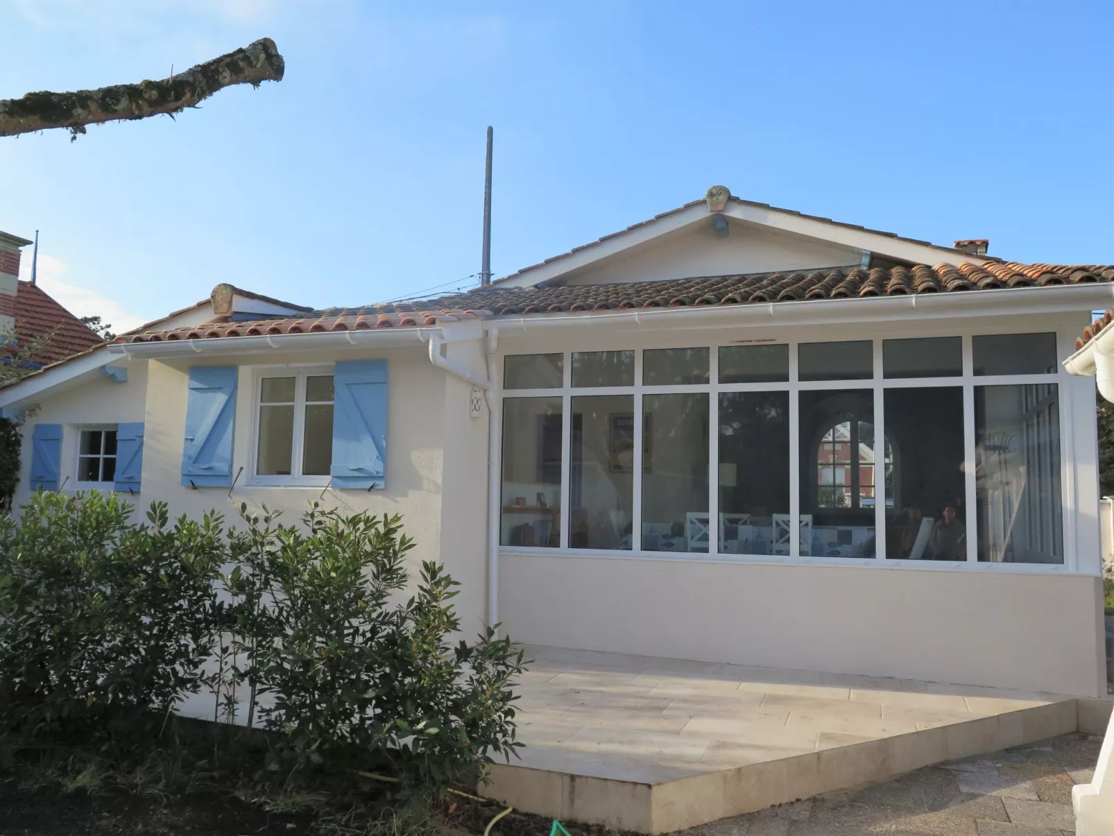 Petite Ensouleihado-Outside