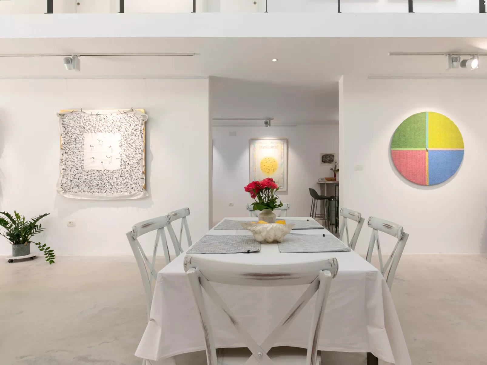 Studio Gallery Bura-Inside