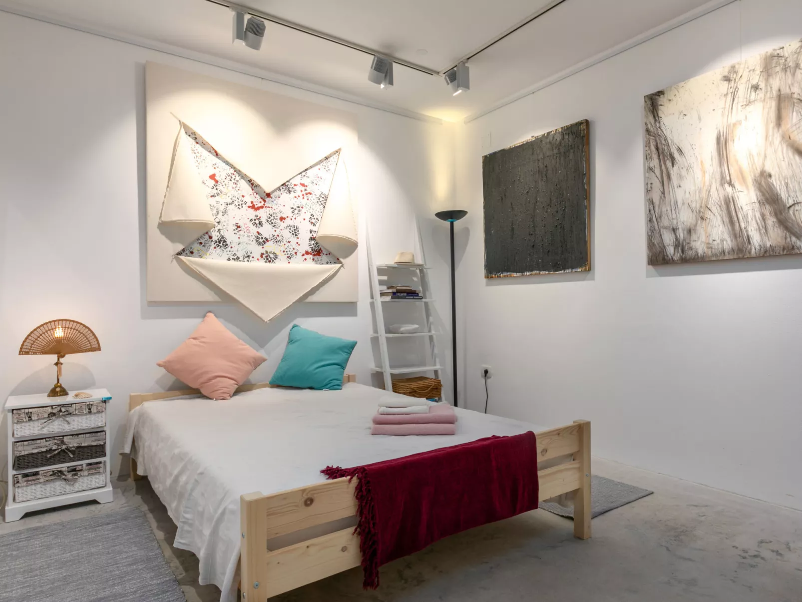 Studio Gallery Bura-Inside