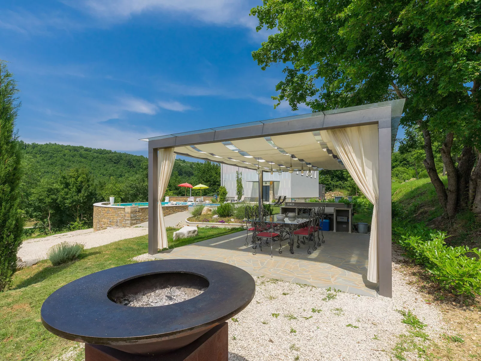 Studio Gallery Bura-Outside