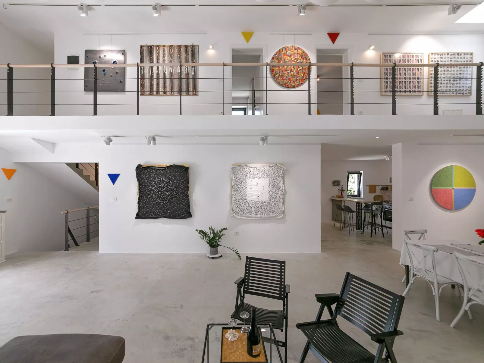 Studio Gallery Bura-Inside