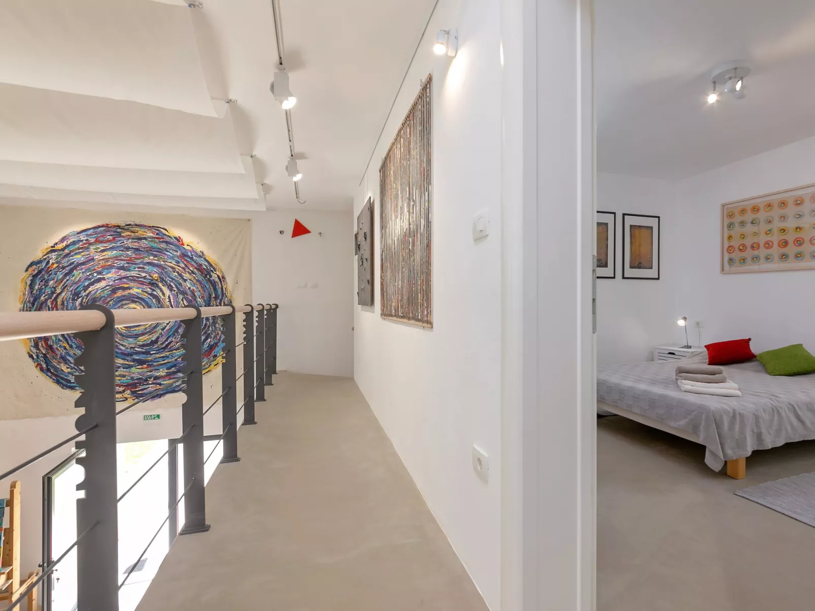 Studio Gallery Bura-Inside