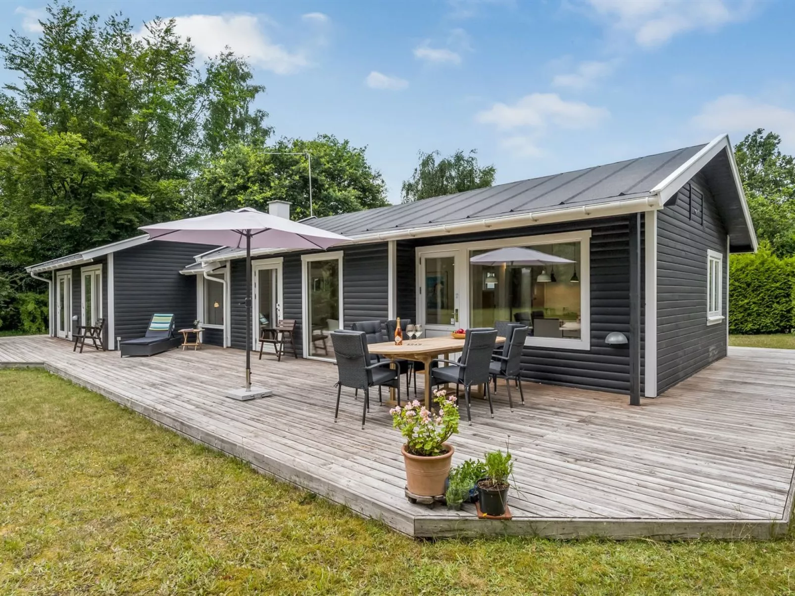 "Sverkel" - 700m from the sea-Outside