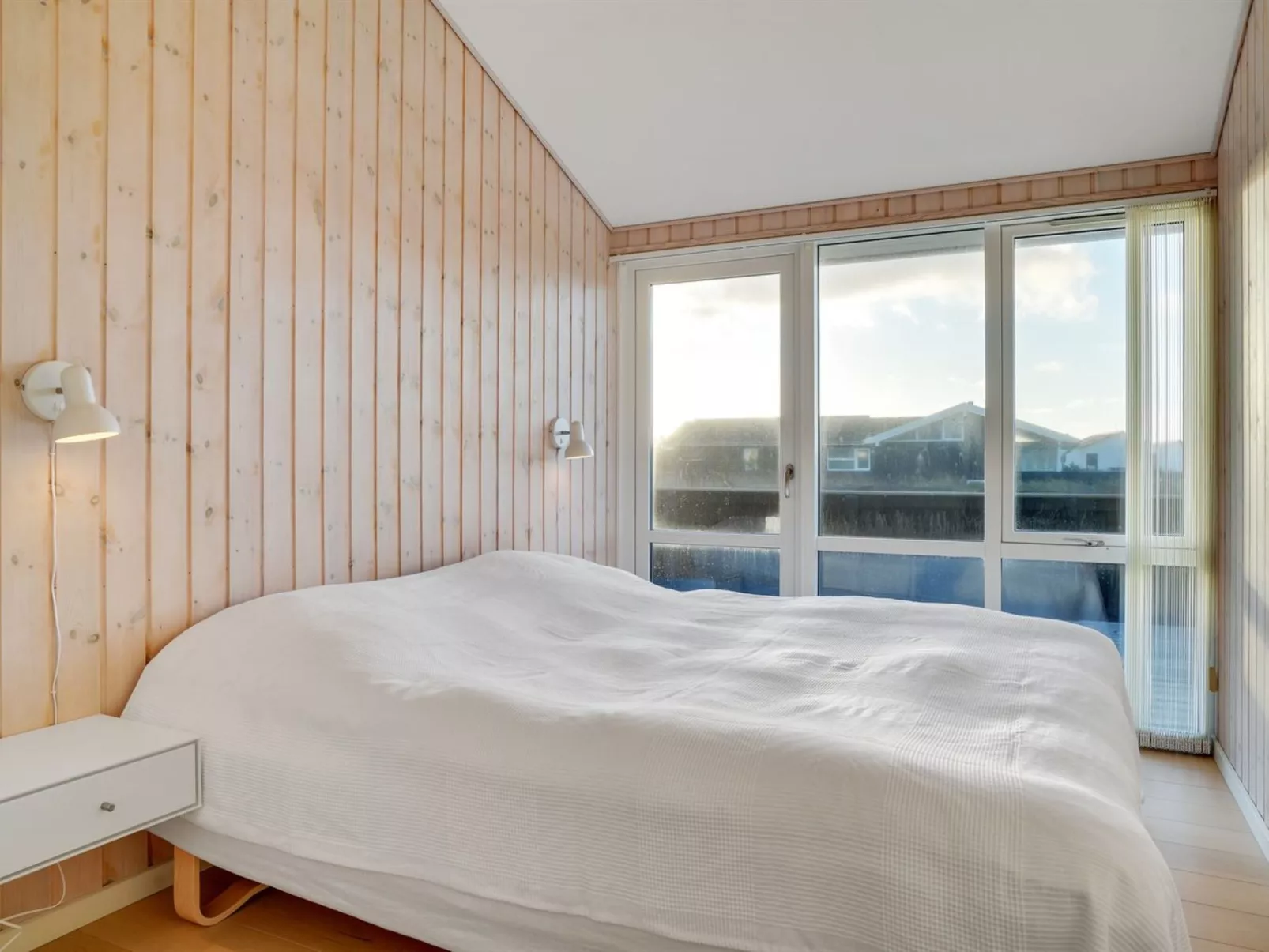 "Eileen" - 300m from the sea-Inside