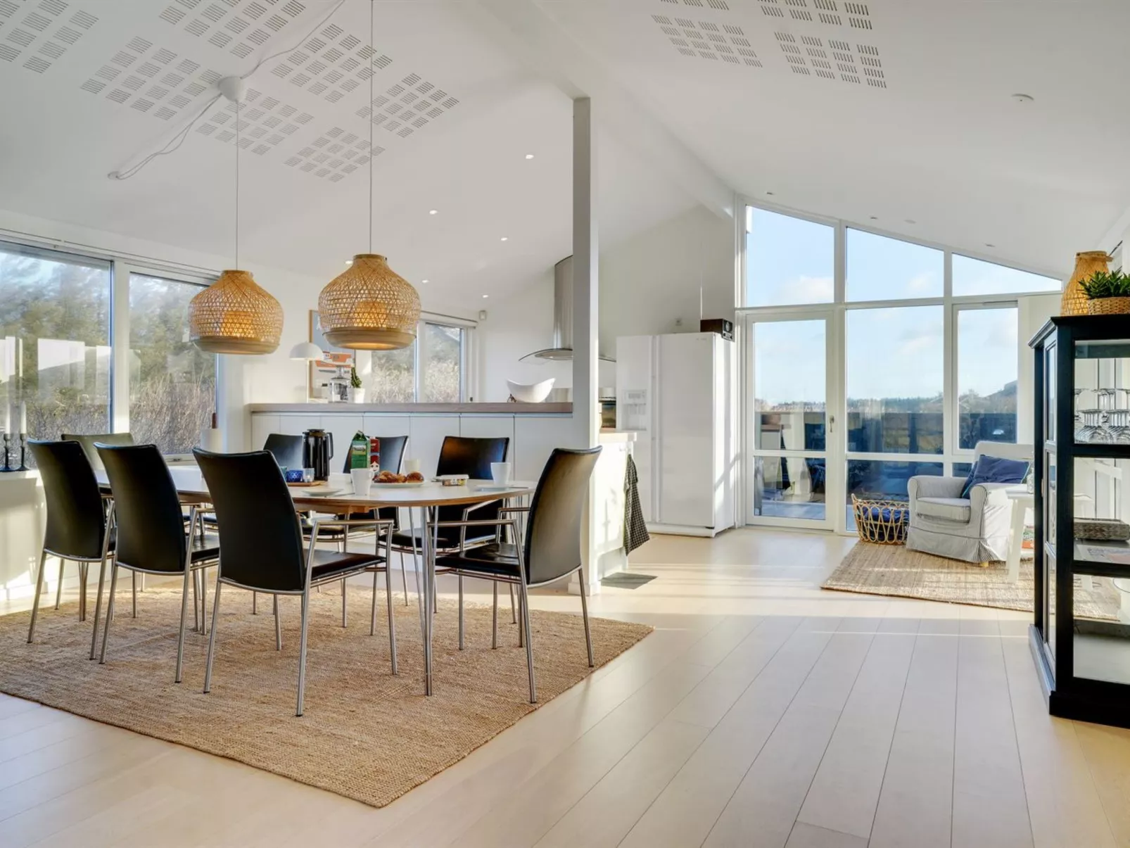 "Eileen" - 300m from the sea-Inside