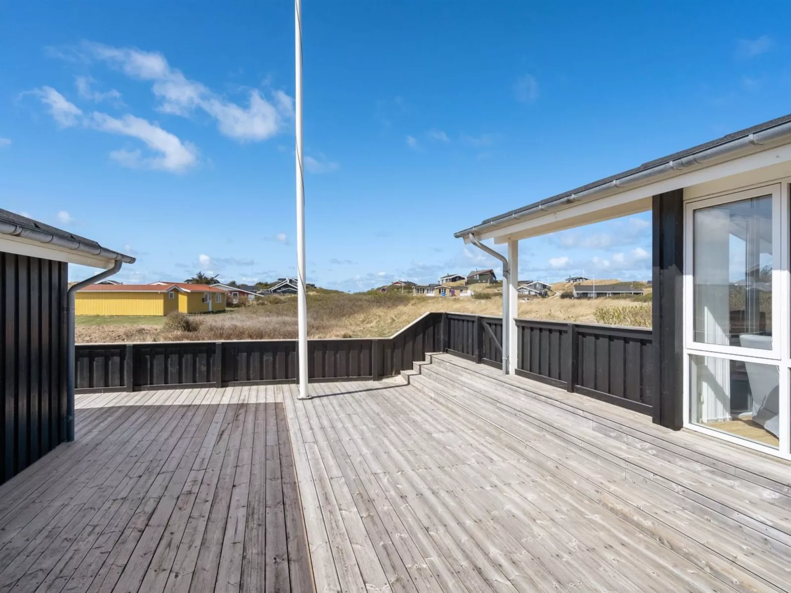 "Eileen" - 300m from the sea-Inside