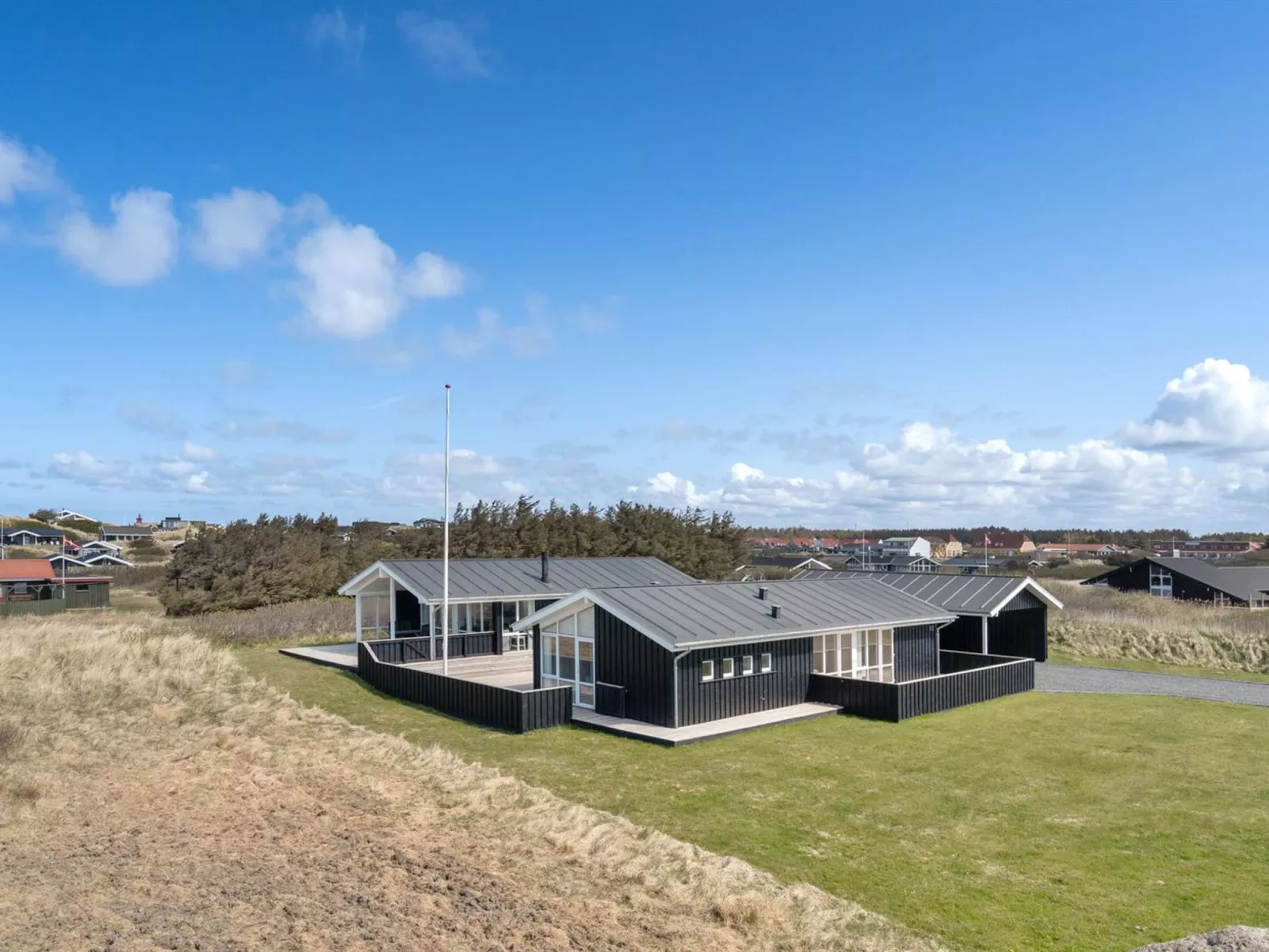 "Eileen" - 300m from the sea-Inside