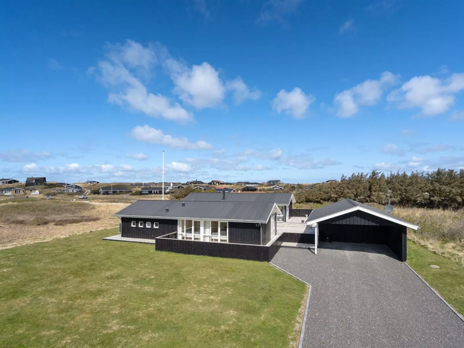 "Eileen" - 300m from the sea-Inside