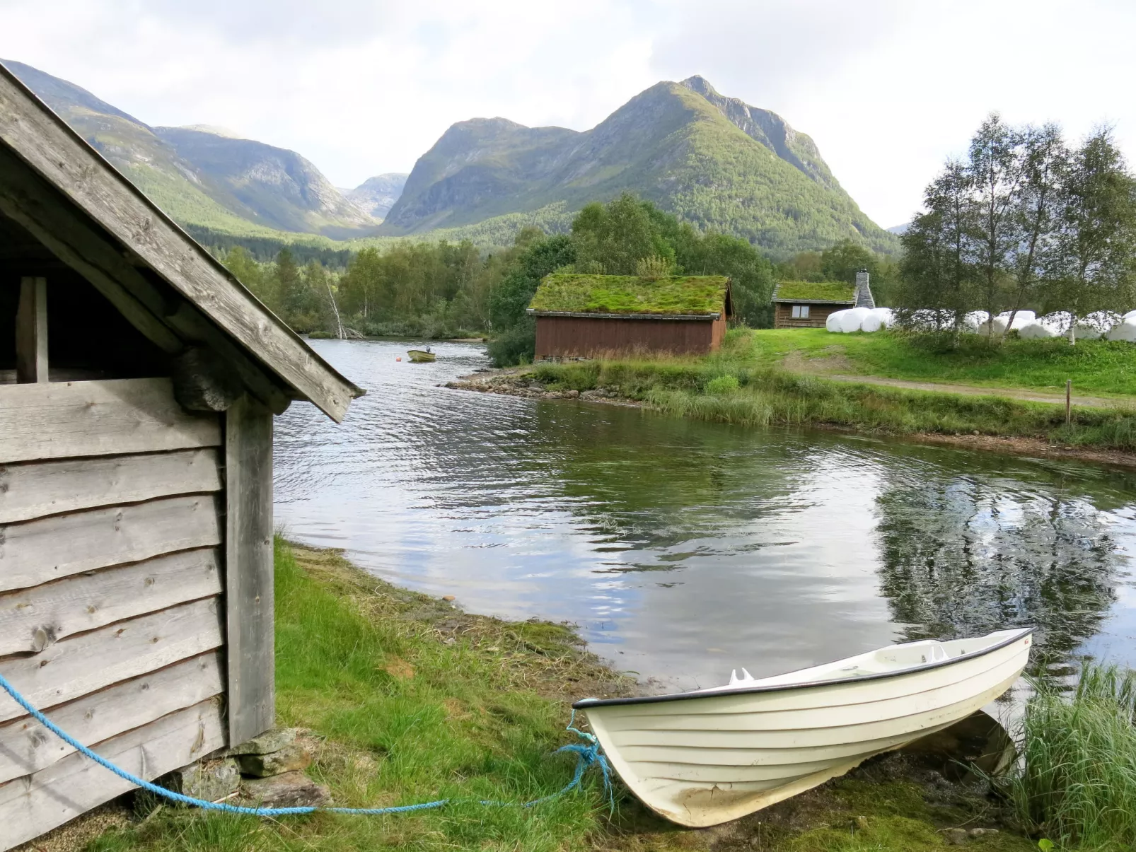 Elvehuset-Outside