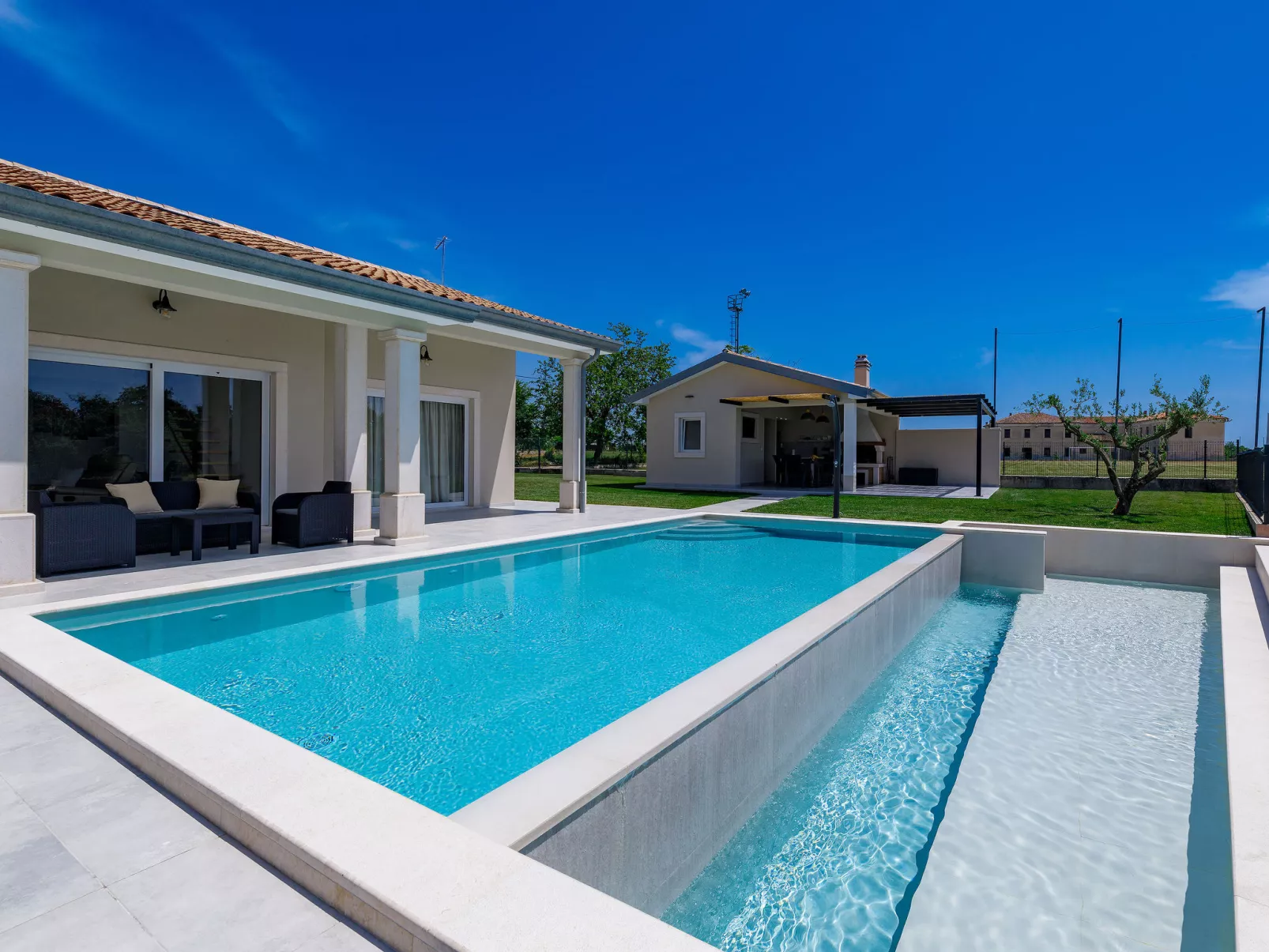 Villa Civitan-Outside