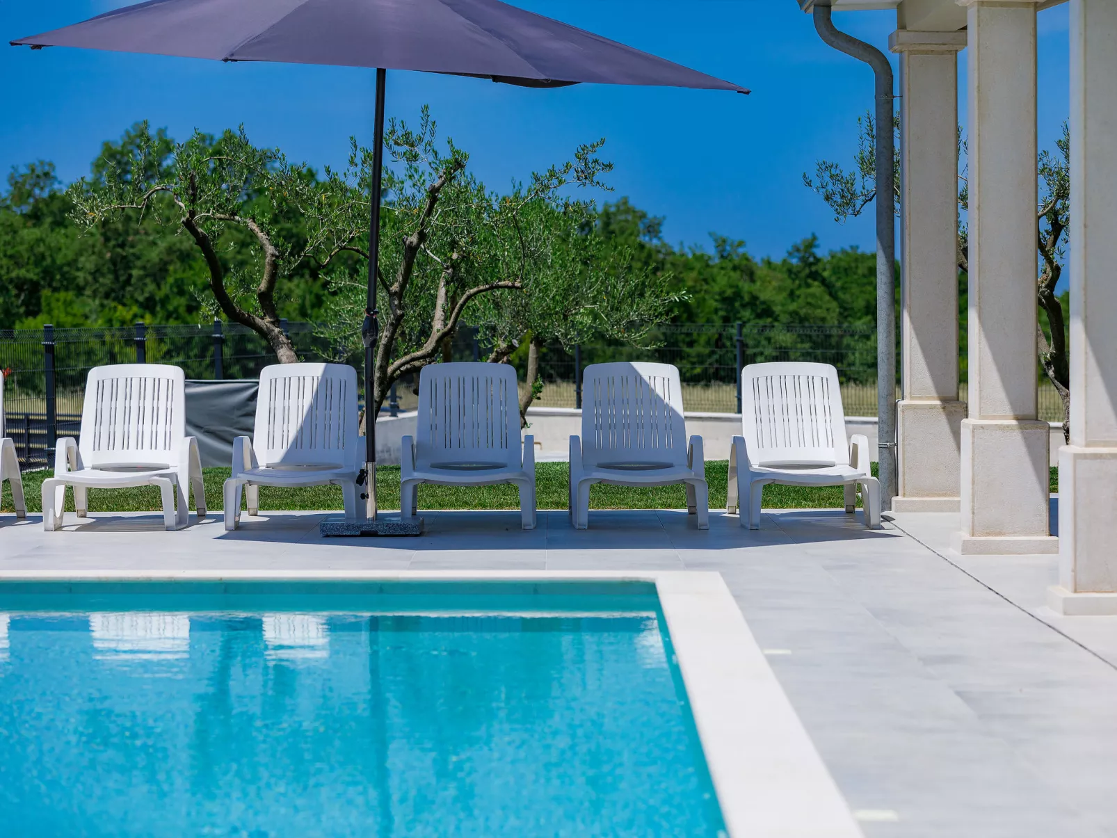 Villa Civitan-Outside