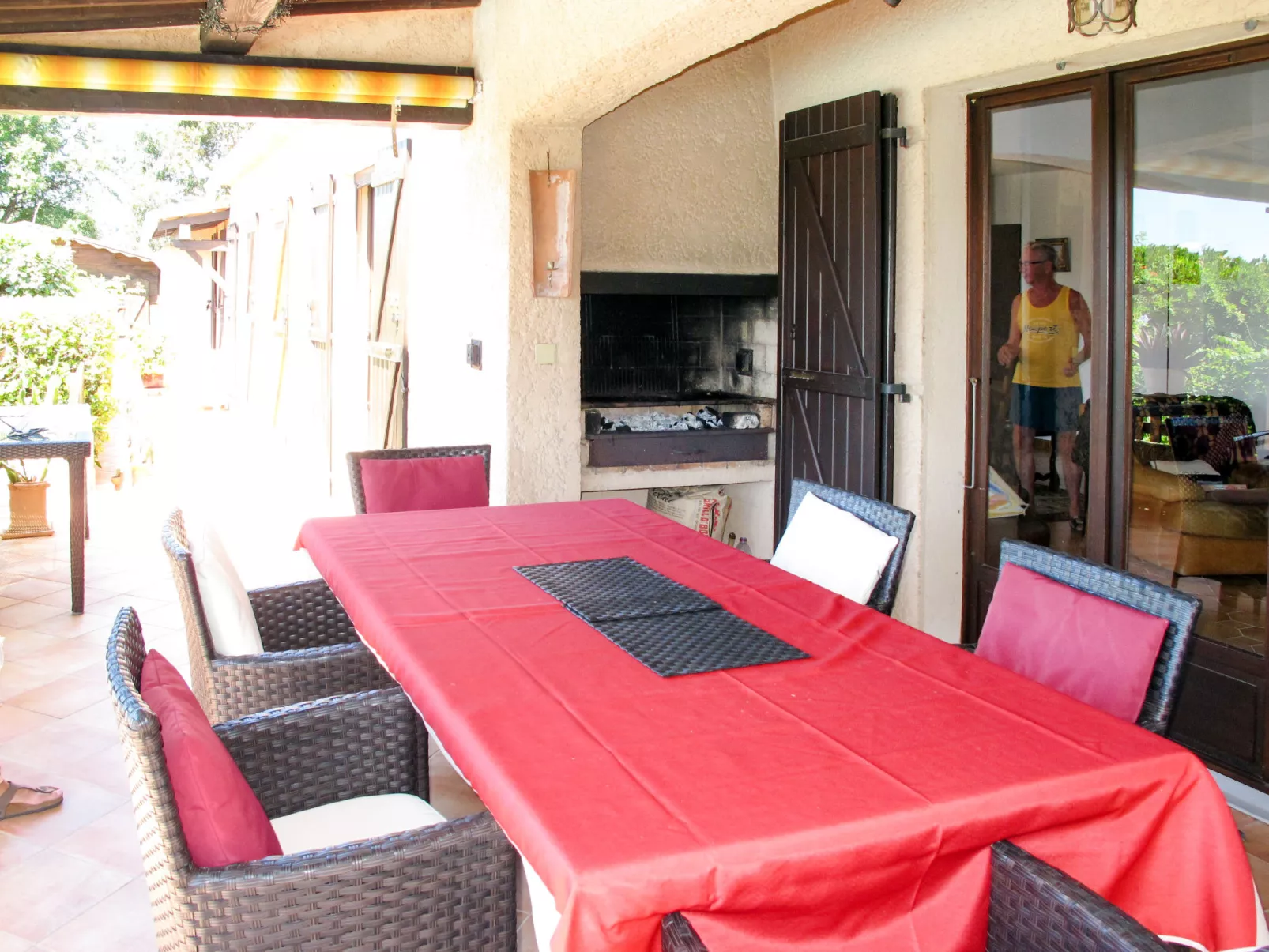 Le Mas d'Olive-Outside
