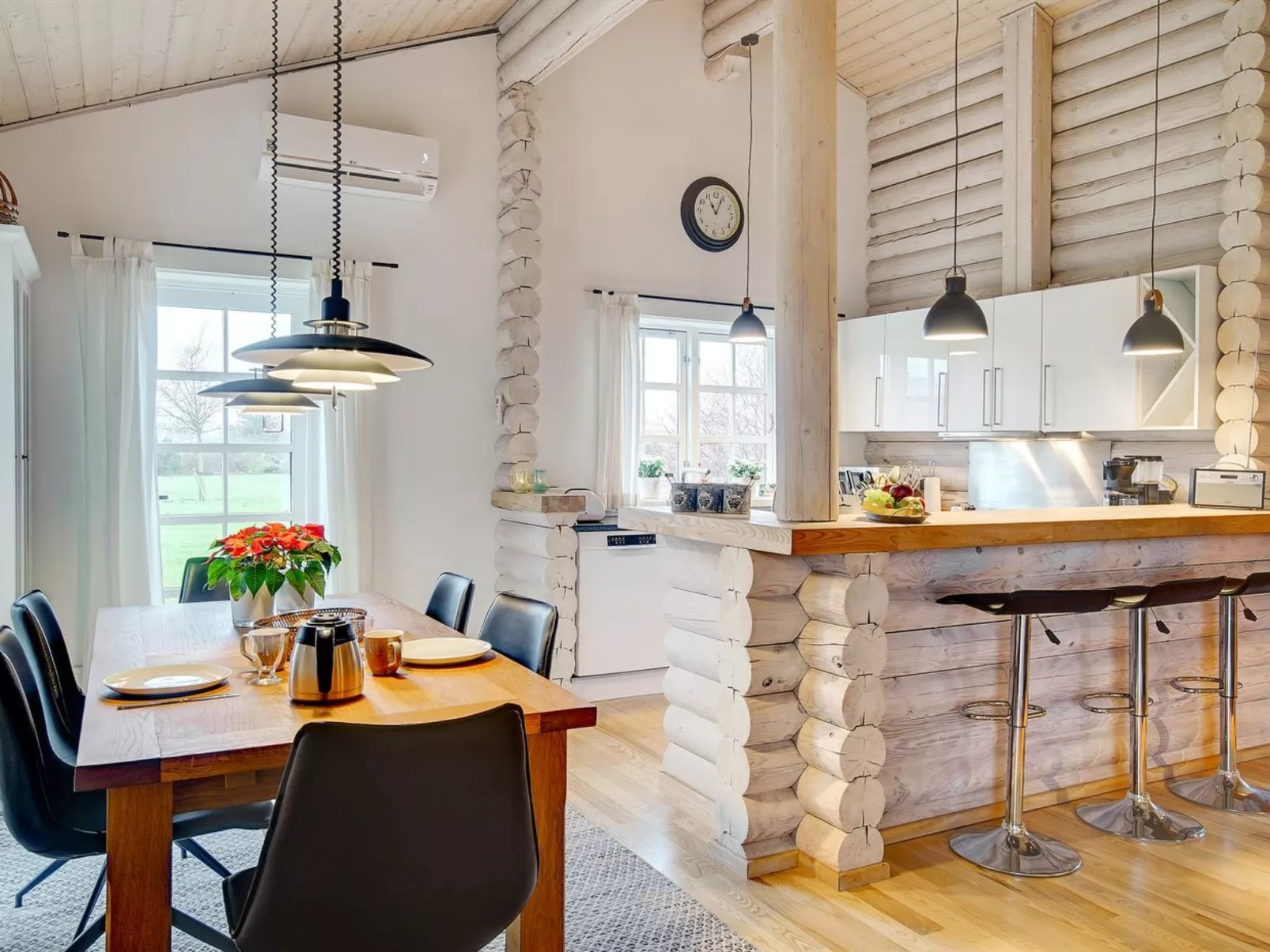 "Onerva" - 1.2km from the sea-Inside