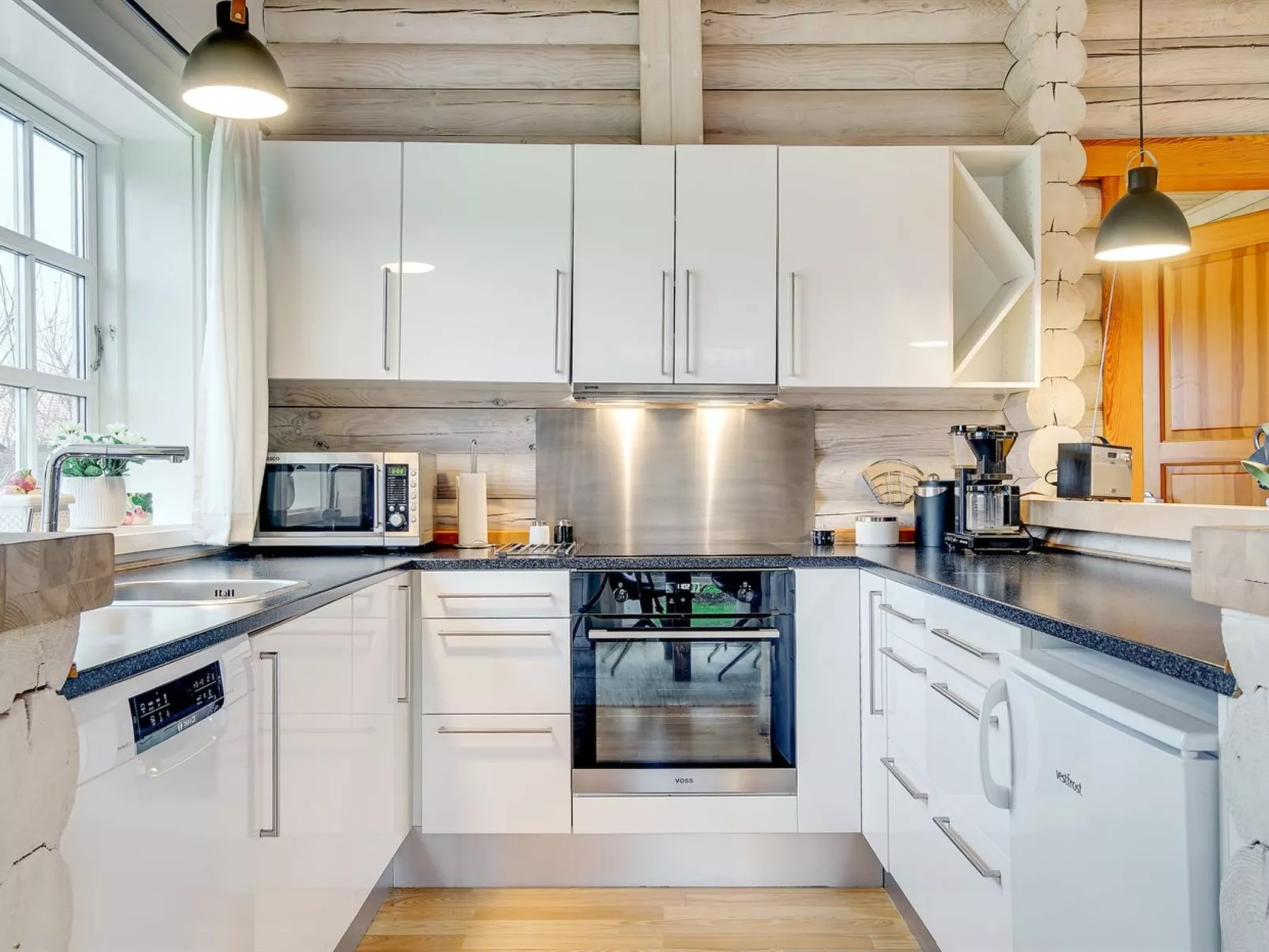 "Onerva" - 1.2km from the sea-Inside