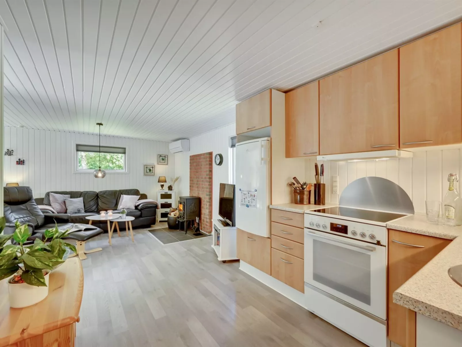 "Sanni" - 1.6km from the sea-Inside