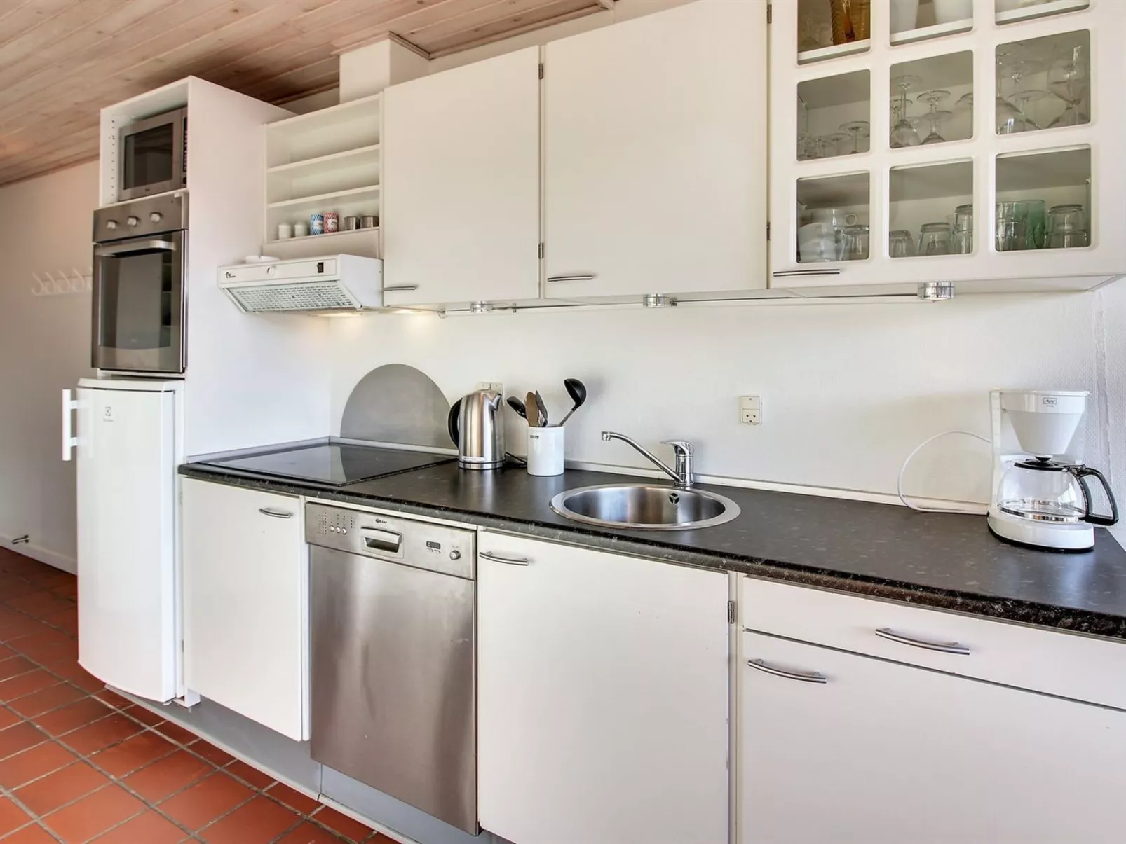 "Ronia" - 100m from the sea-Inside