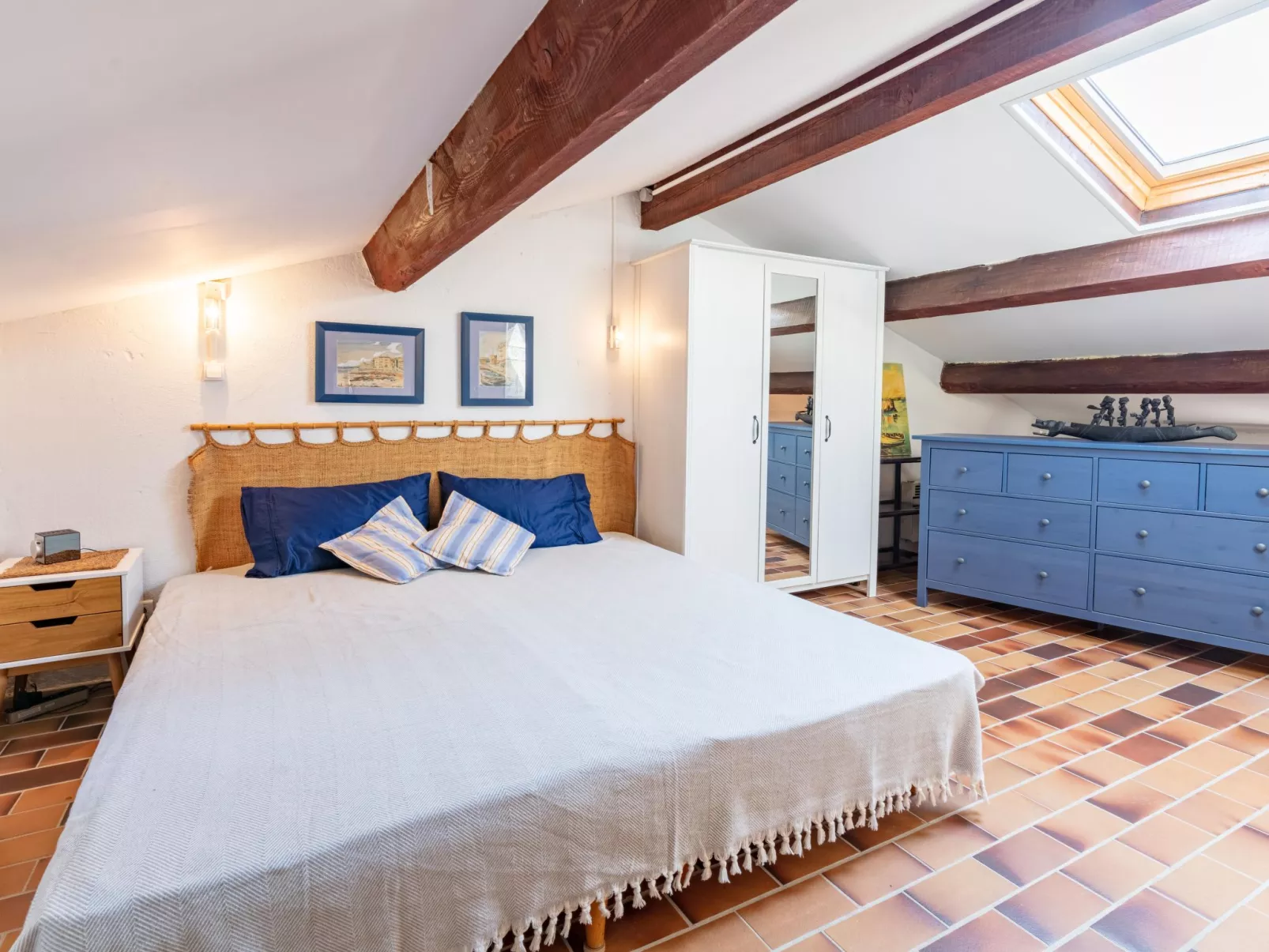 La Maison bleue-Inside