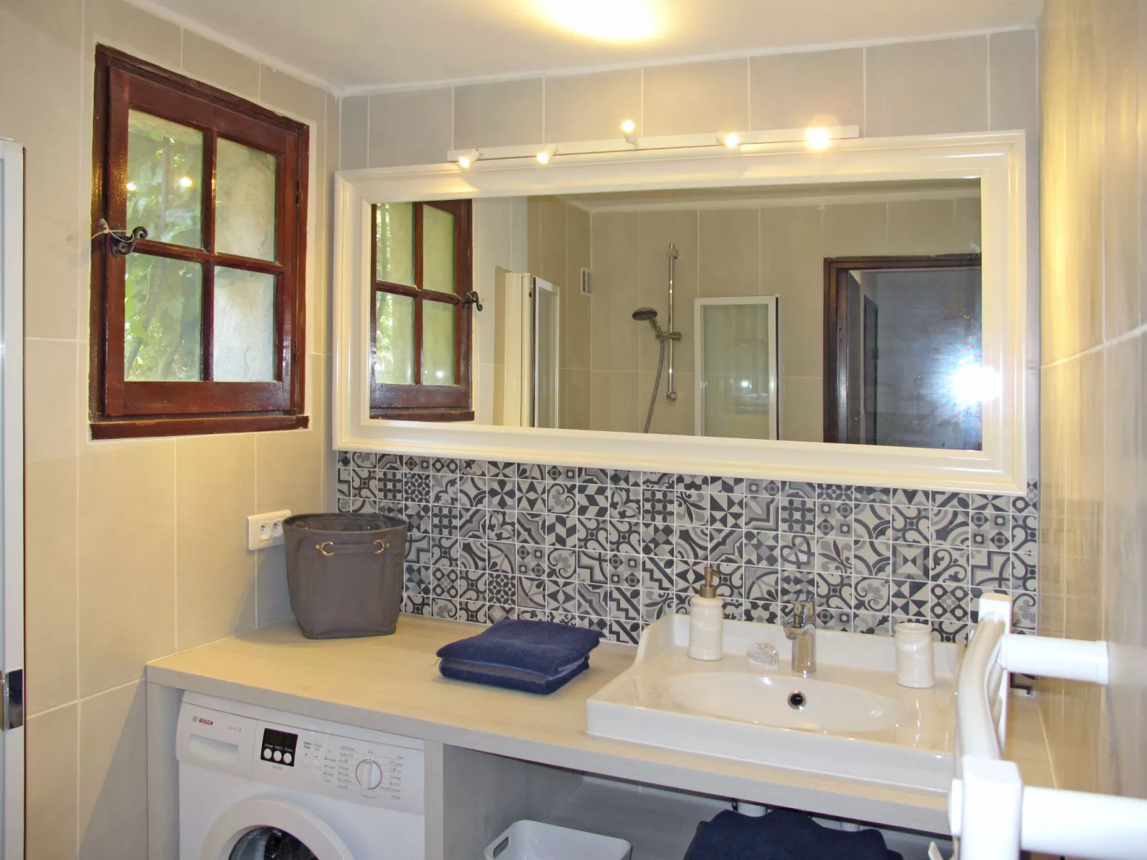 La Maison bleue-Inside