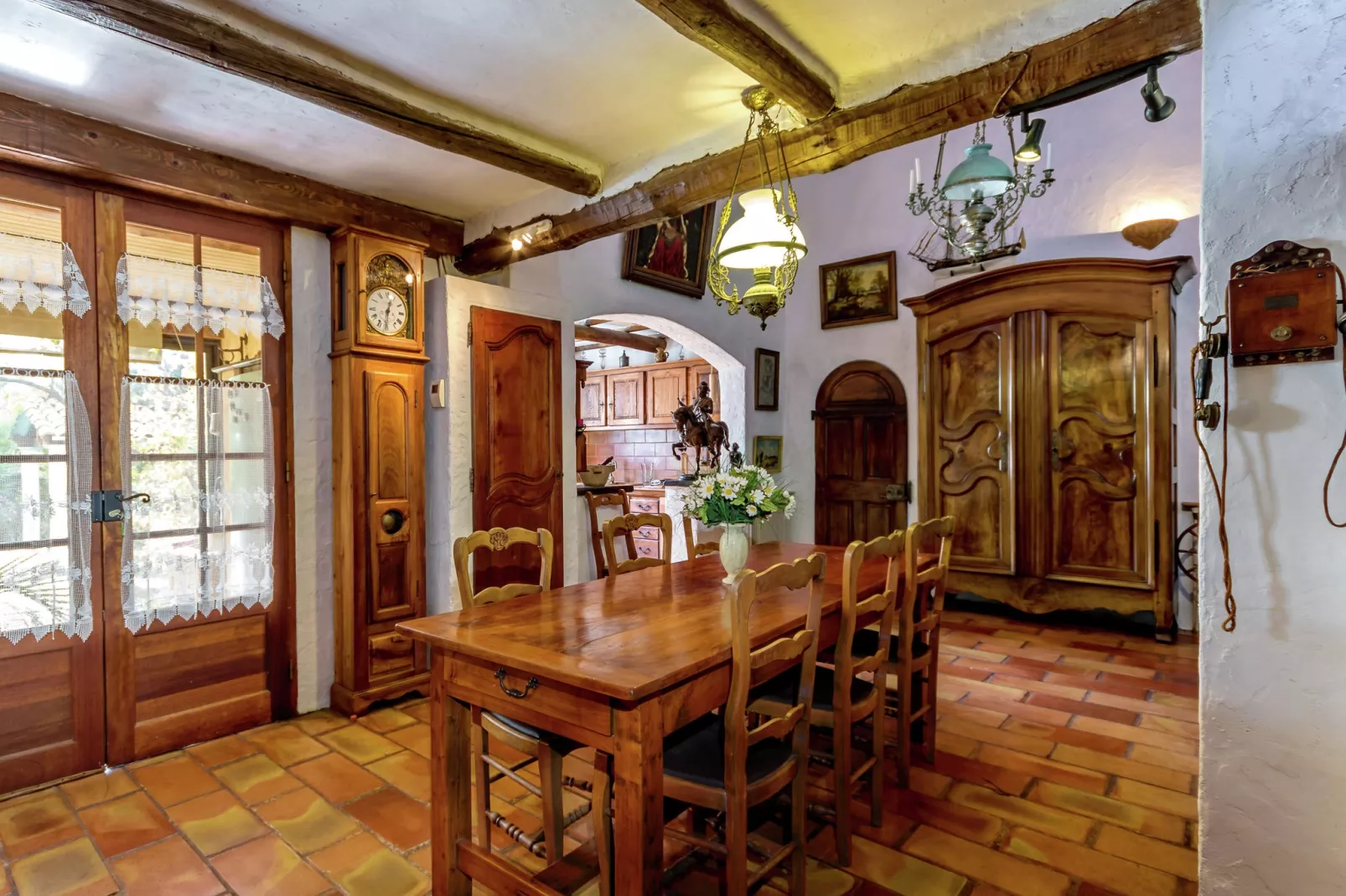 Maison de vacances Le Luc-Dining room