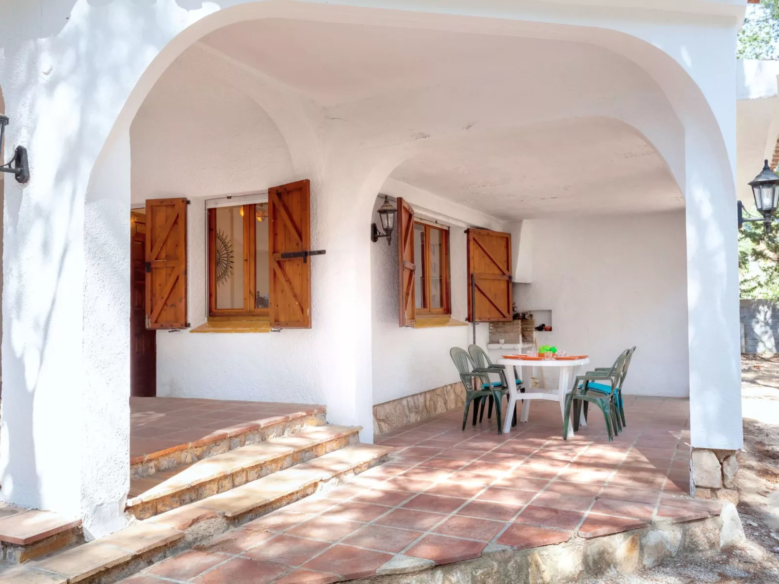 Villa Pinos-Outside