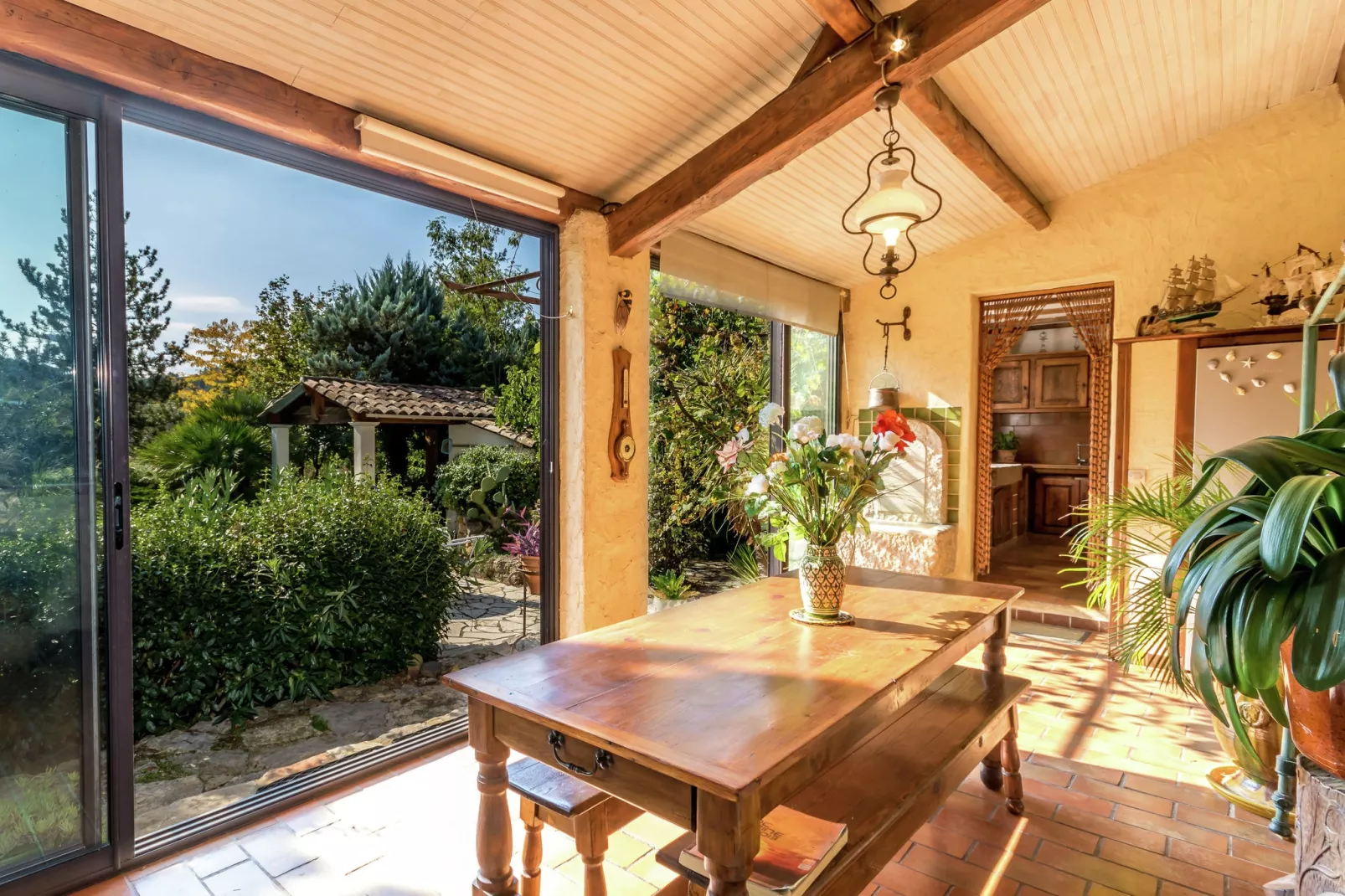 Maison de vacances Le Luc-Dining room