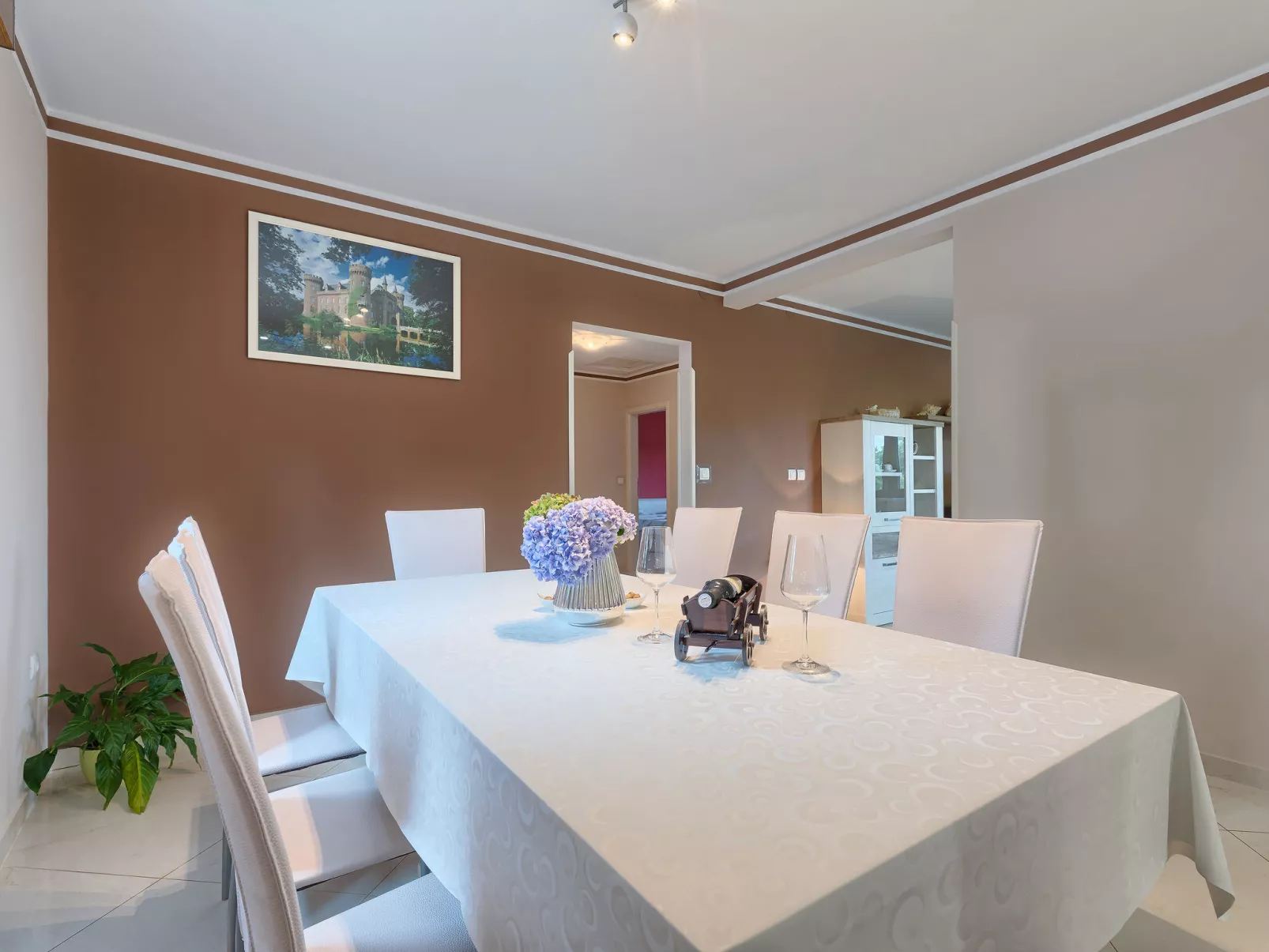 Villa Aniva-Inside