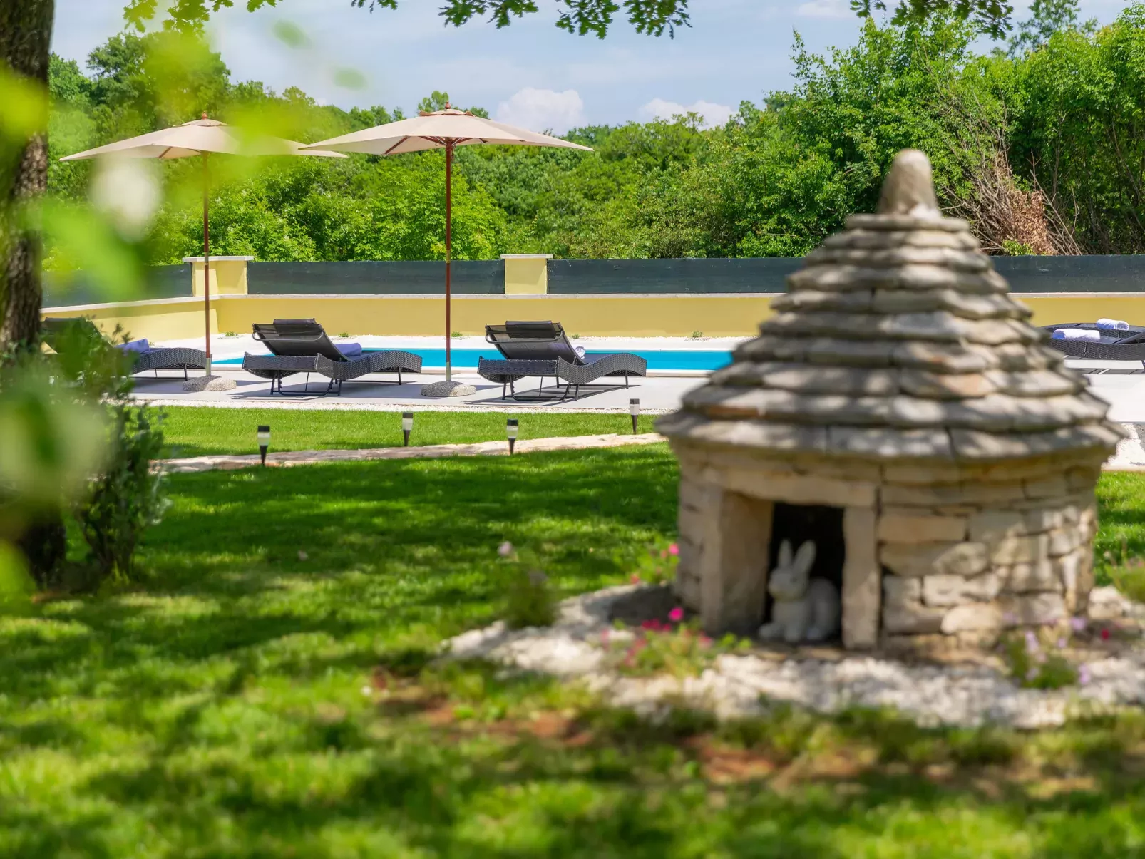 Villa Aniva-Outside
