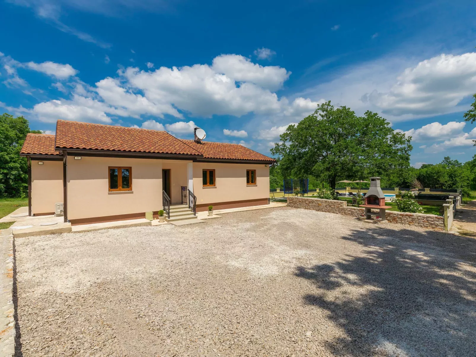 Villa Aniva-Outside
