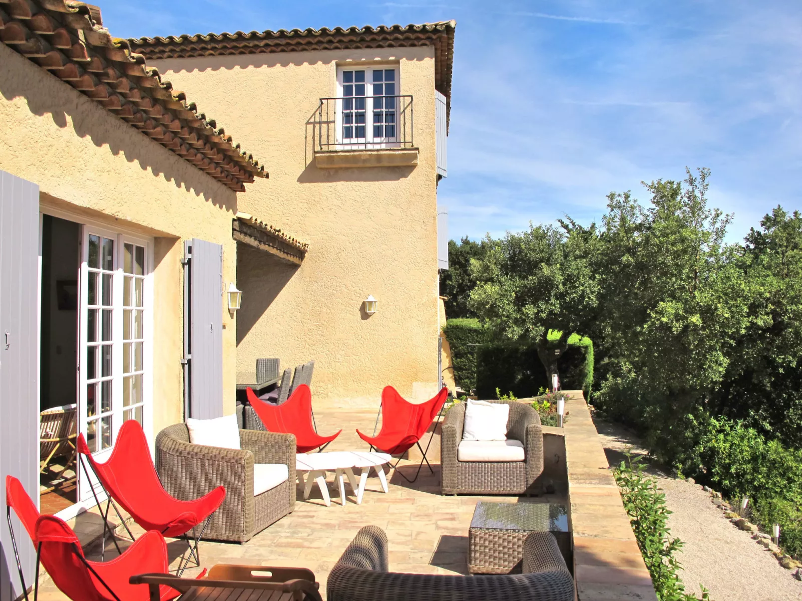 Le Coba-Outside