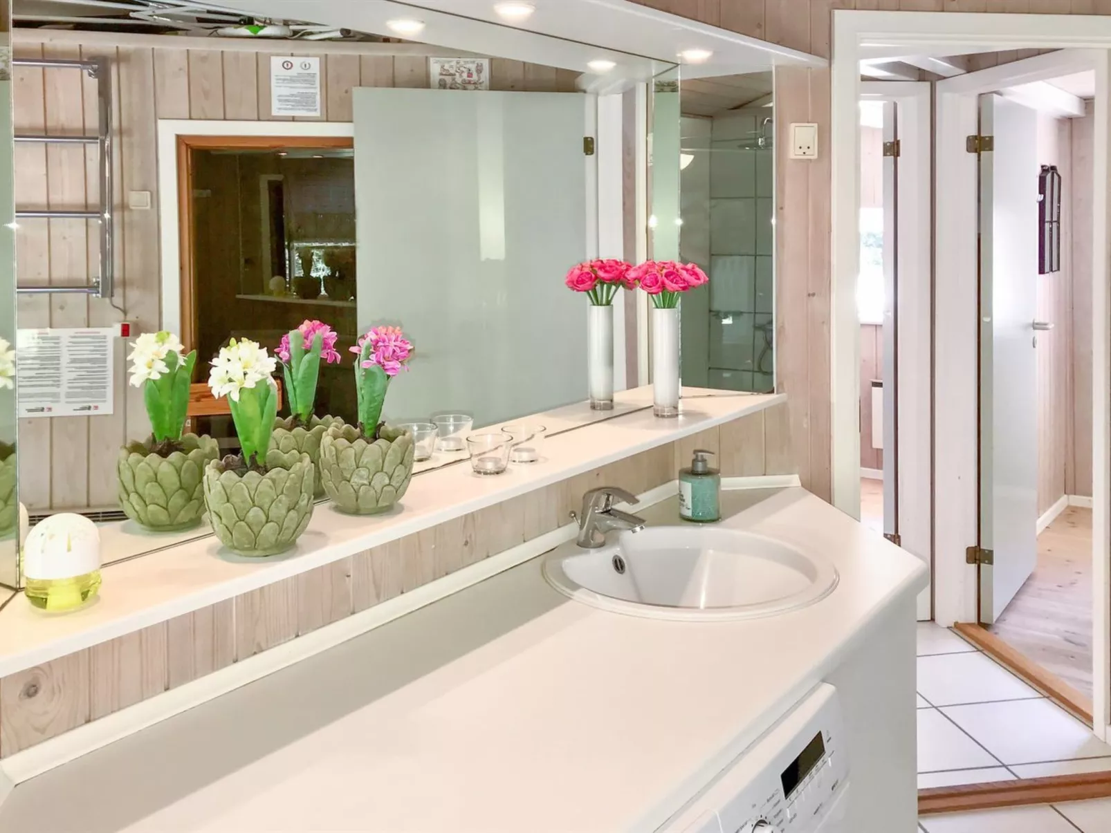 "Henriette" - 850m from the sea-Inside