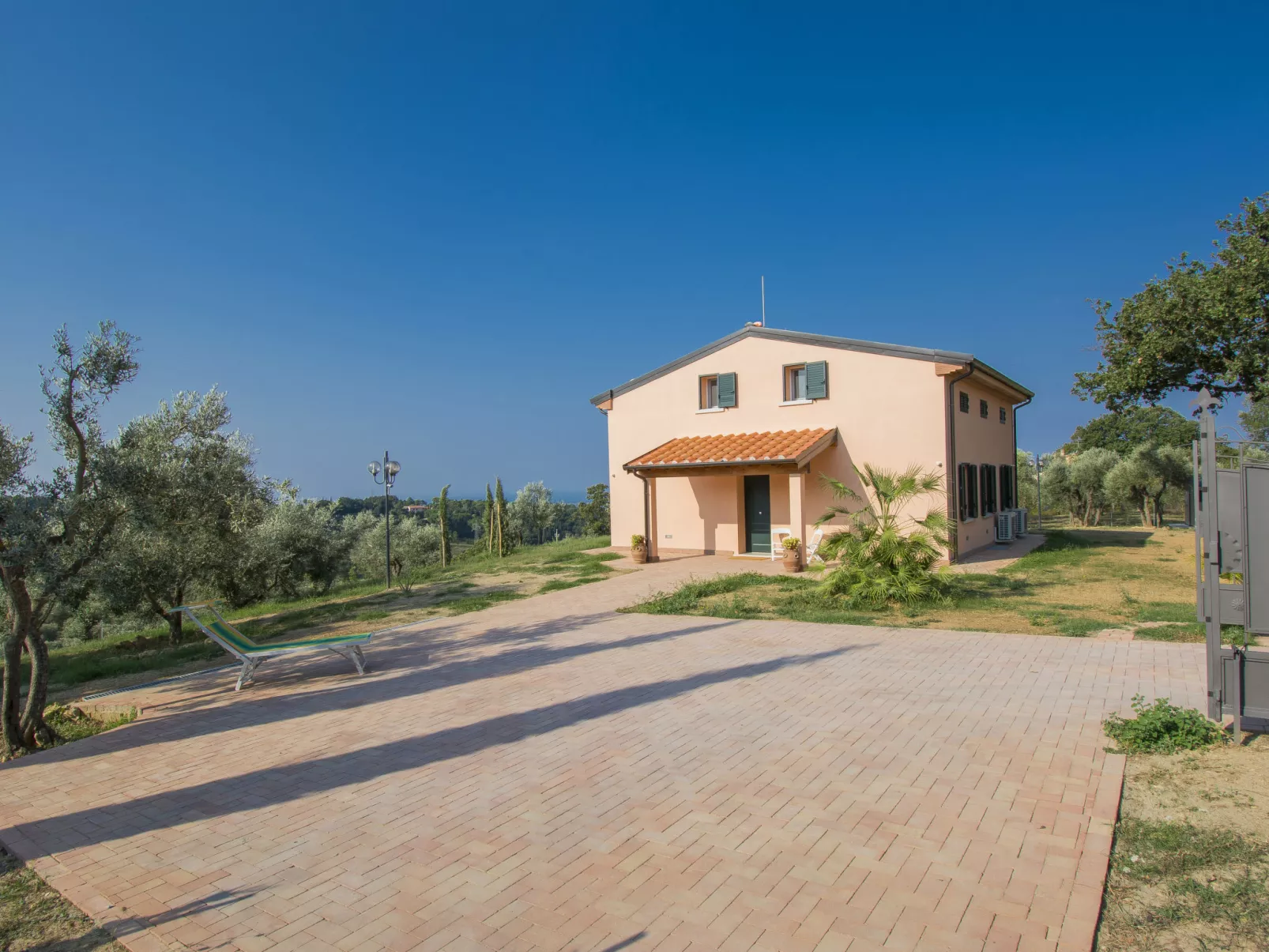 La Rocchetta-Outside