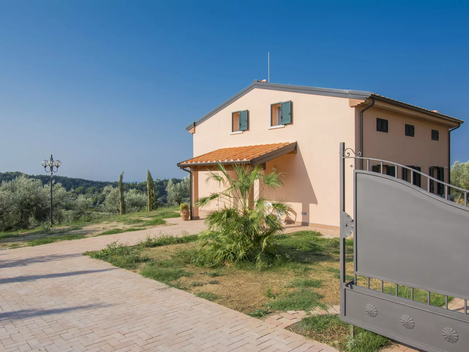 La Rocchetta-Outside