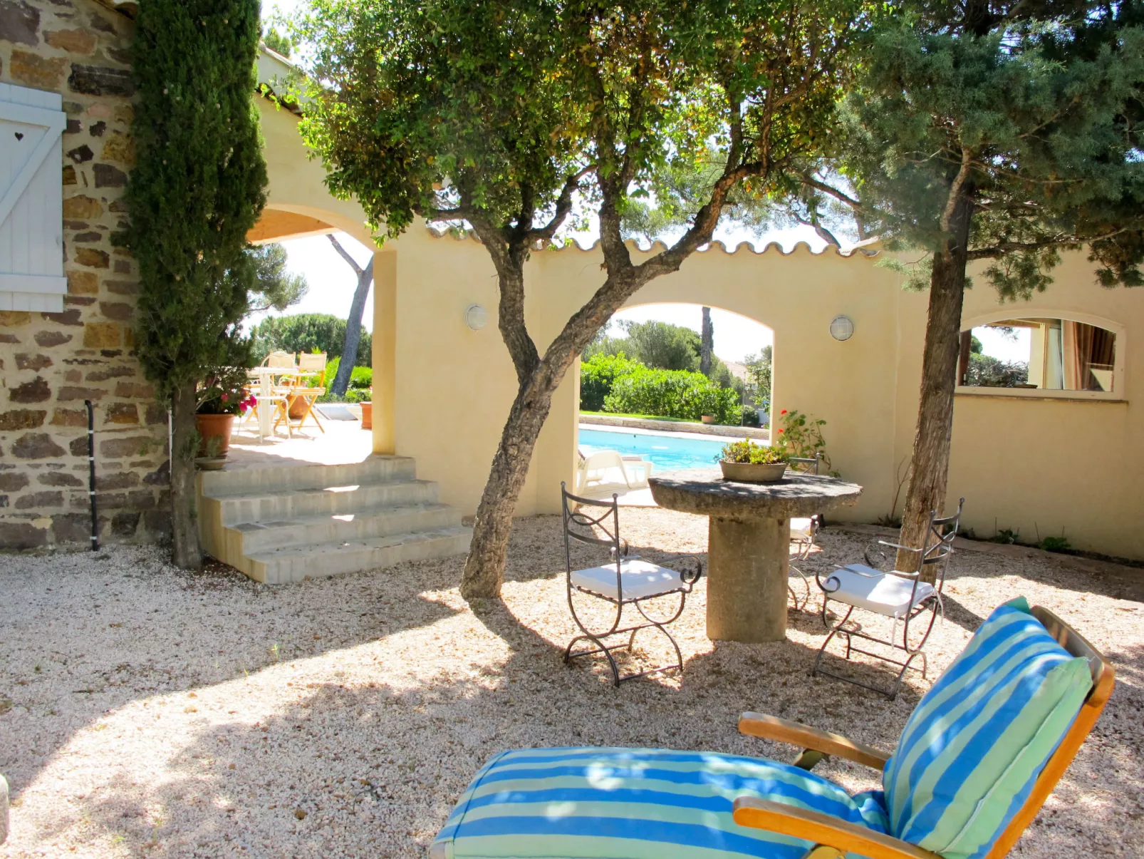 La Crischona-Outside