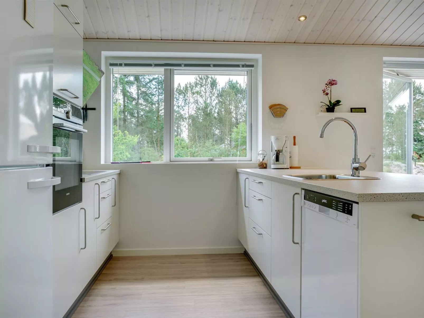 "Alona" - 250m from the sea-Dedans