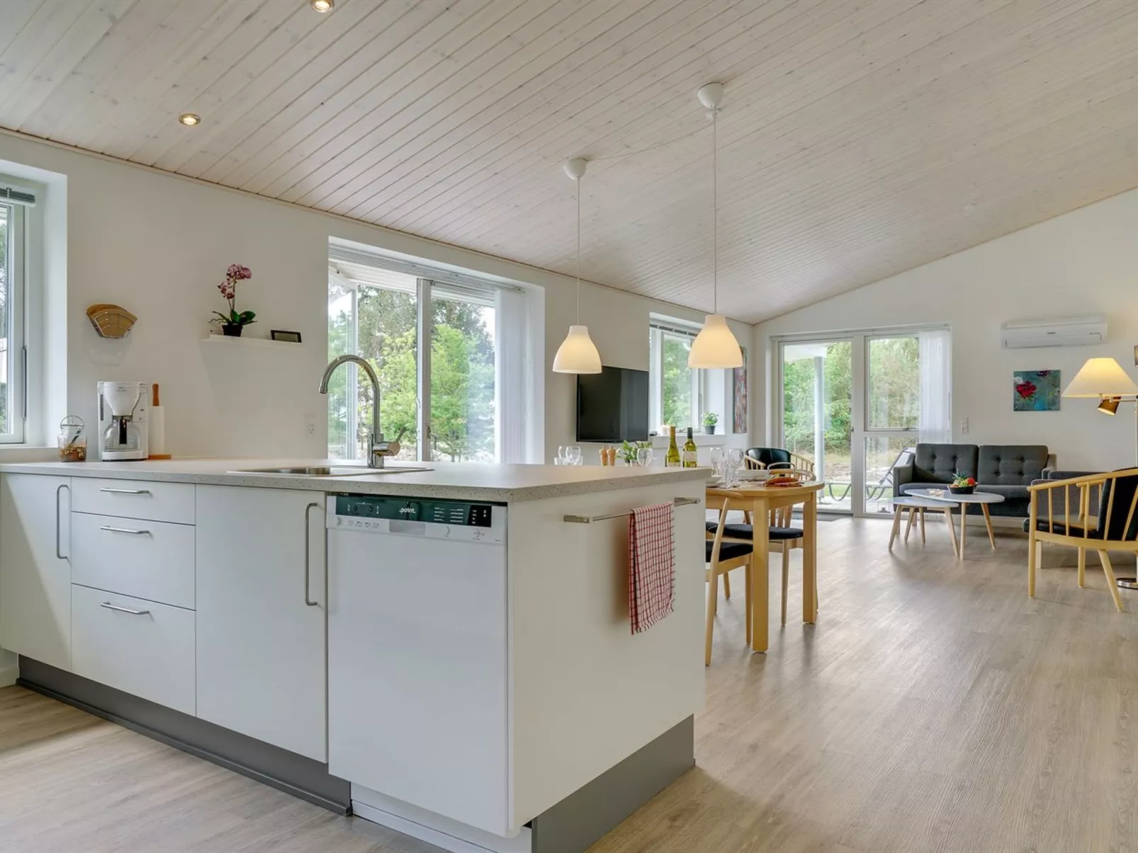 "Alona" - 250m from the sea-Dedans
