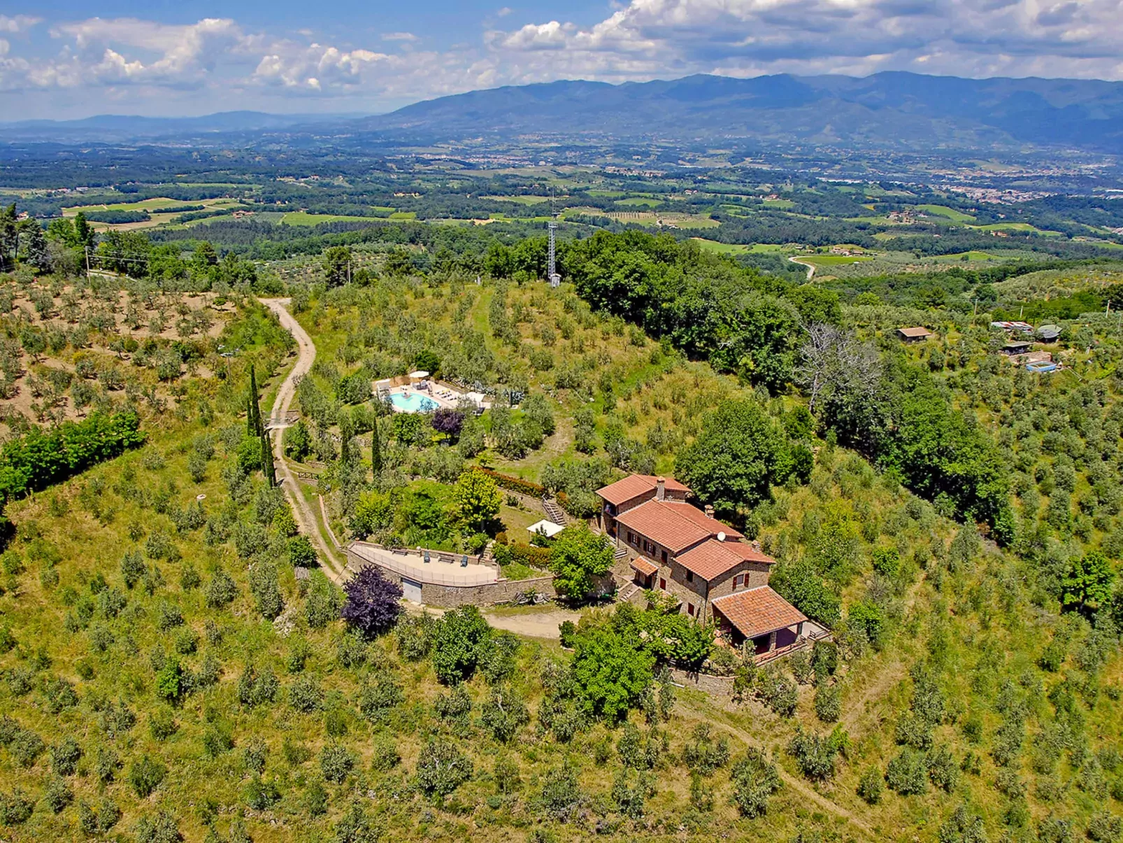 Tegliaia-Outside